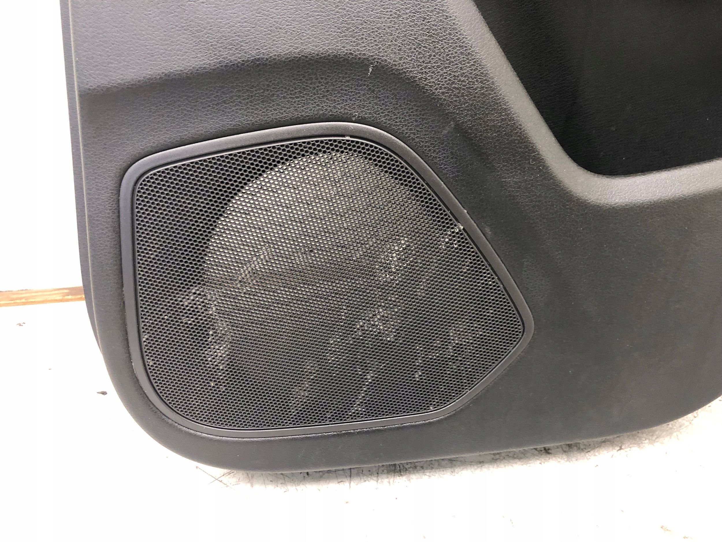 side door right rear part AUDI Q3 8U 8U0867306