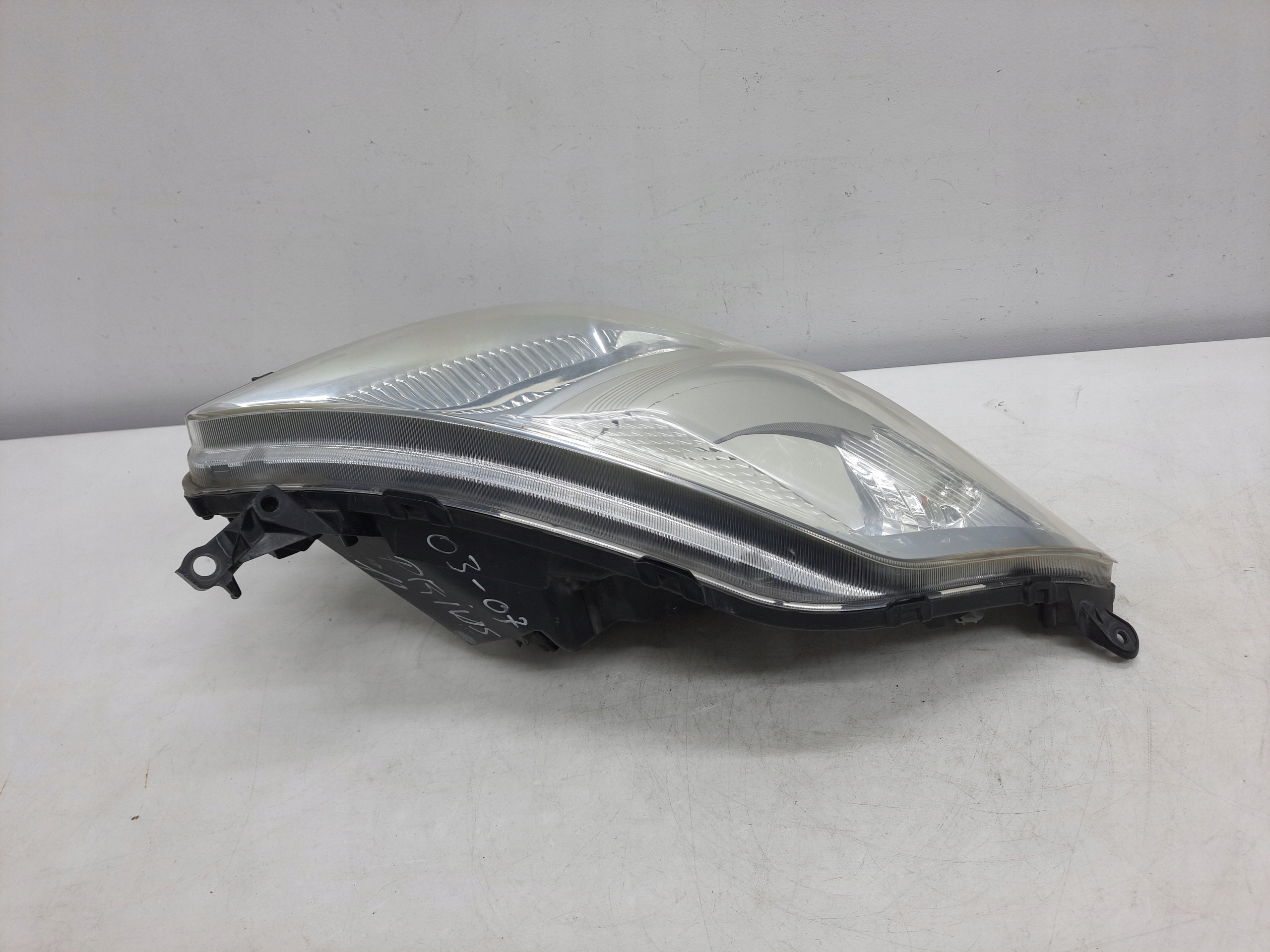 TOYOTA PRIUS 2 II 03-09 light REFLEKTOR right front original EUROPA