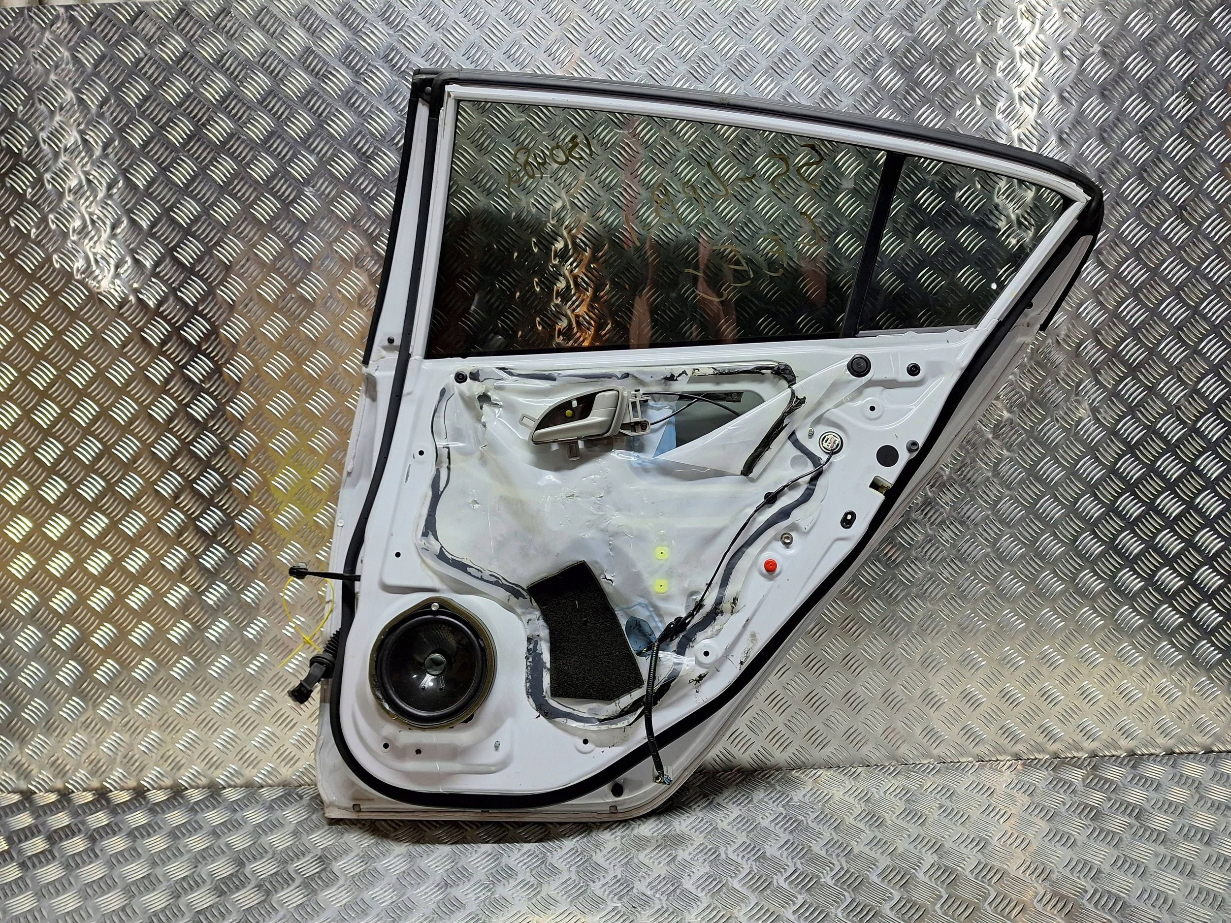 door rear part rear. right HONDA INSIGHT II 09-14 complete