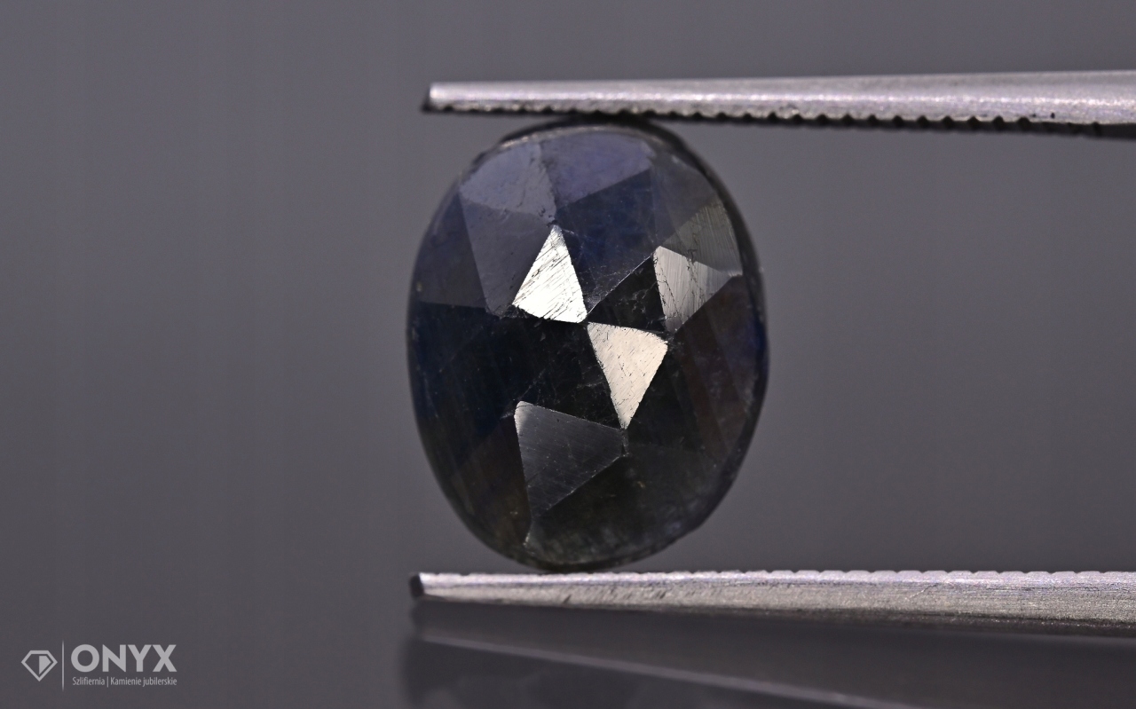 Safír fasetovaná rozeta ovál 11x9 mm