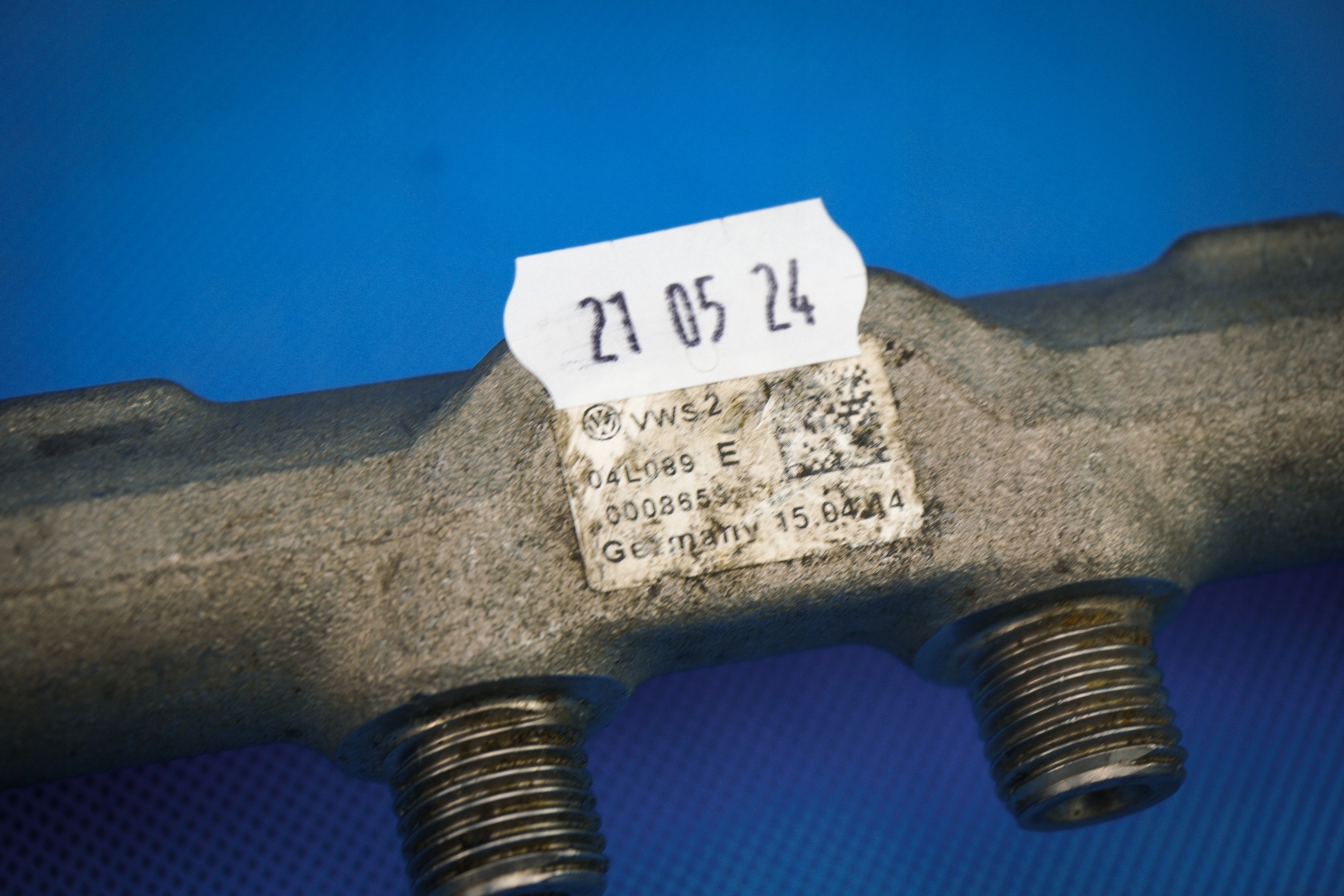 distributeur carburant moulage Audi A4 A5 A6 04L130089E