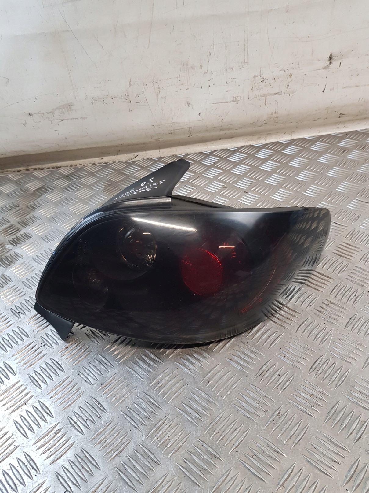light right rear part PEUGEOT 206 04R