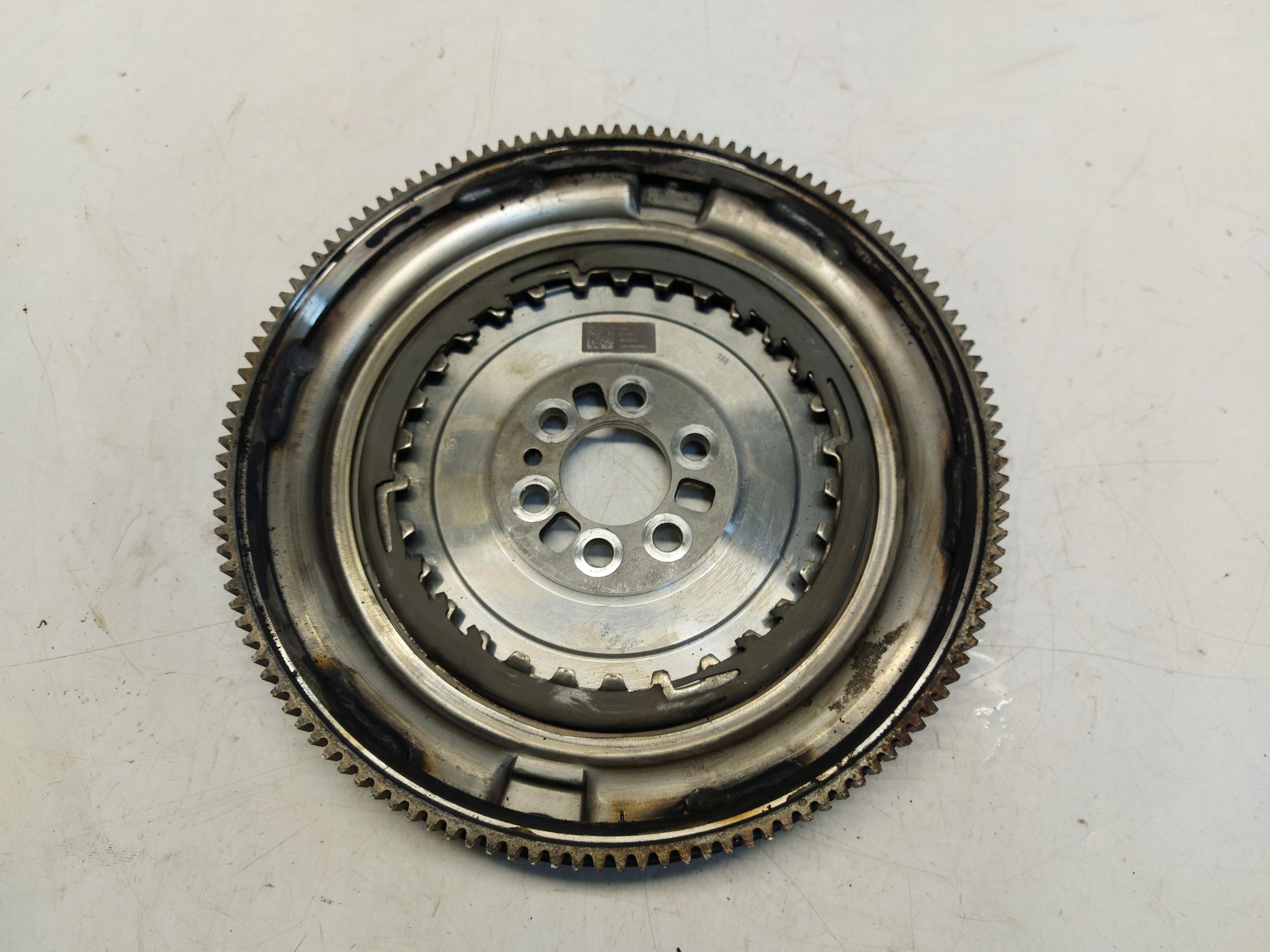 Audi A3 8Y4 HB 5D clutch wheel flywheel DSG 04C105266
