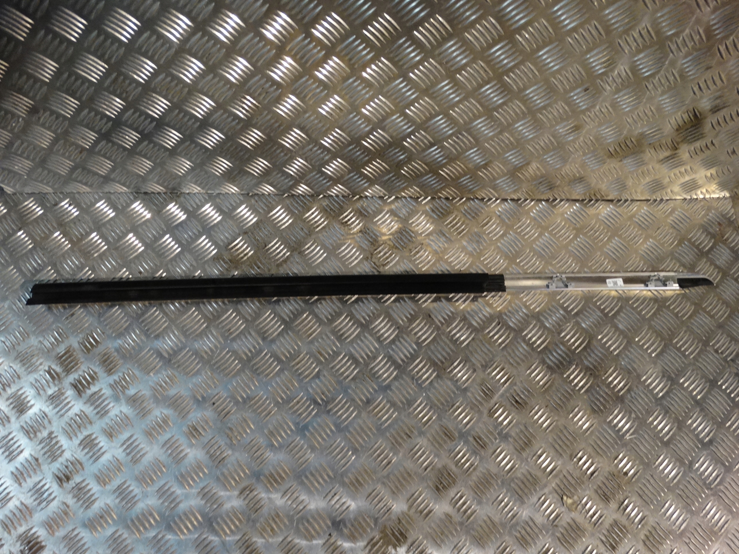 IDEALNA moulding windows left rear part MERCEDES W238 1