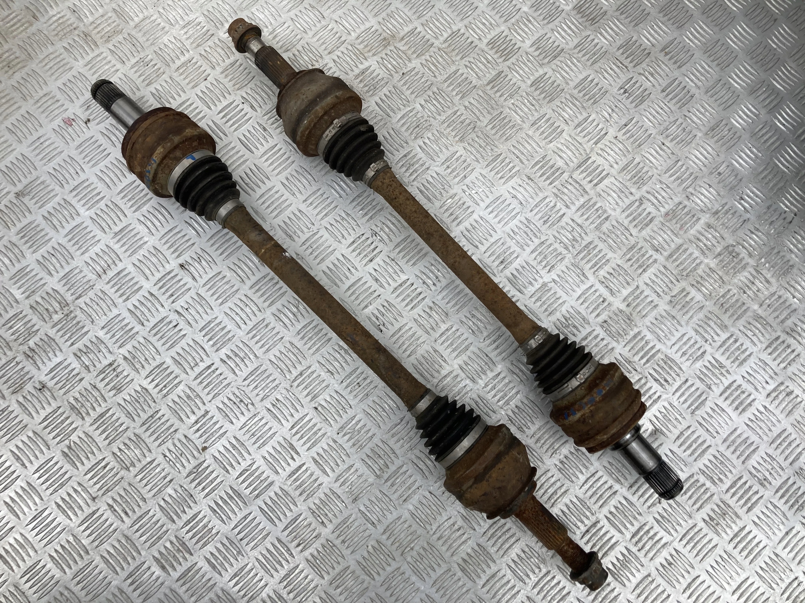 ПЫВВЫСЬ ЛІВА ПРАВА ЗАД. ЗАДНЯ LEXUS IS III00h 13-