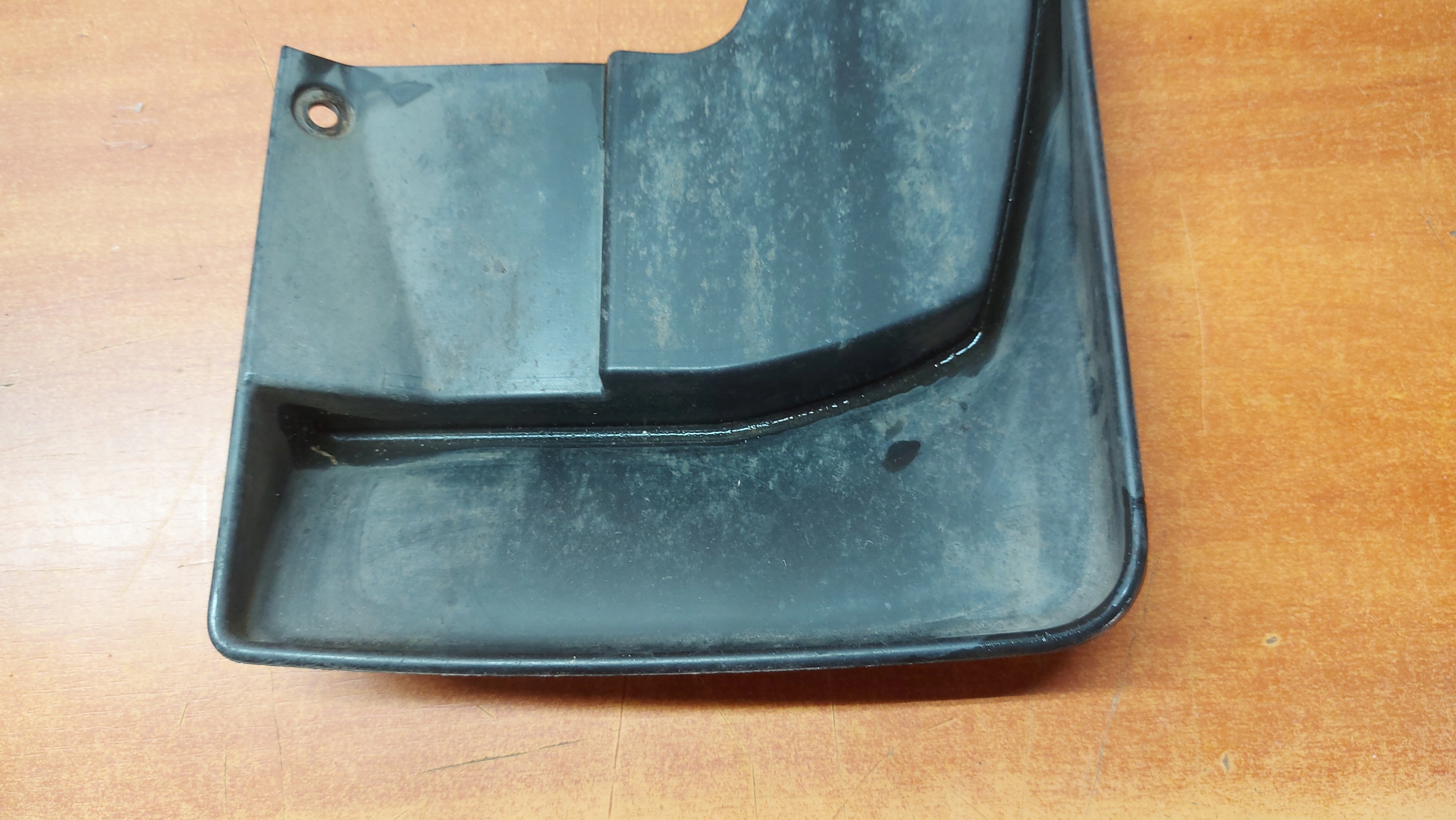 mudguard flap left front front MITSUBISHI OUTLANDER and 01- 2.0 136 4x4