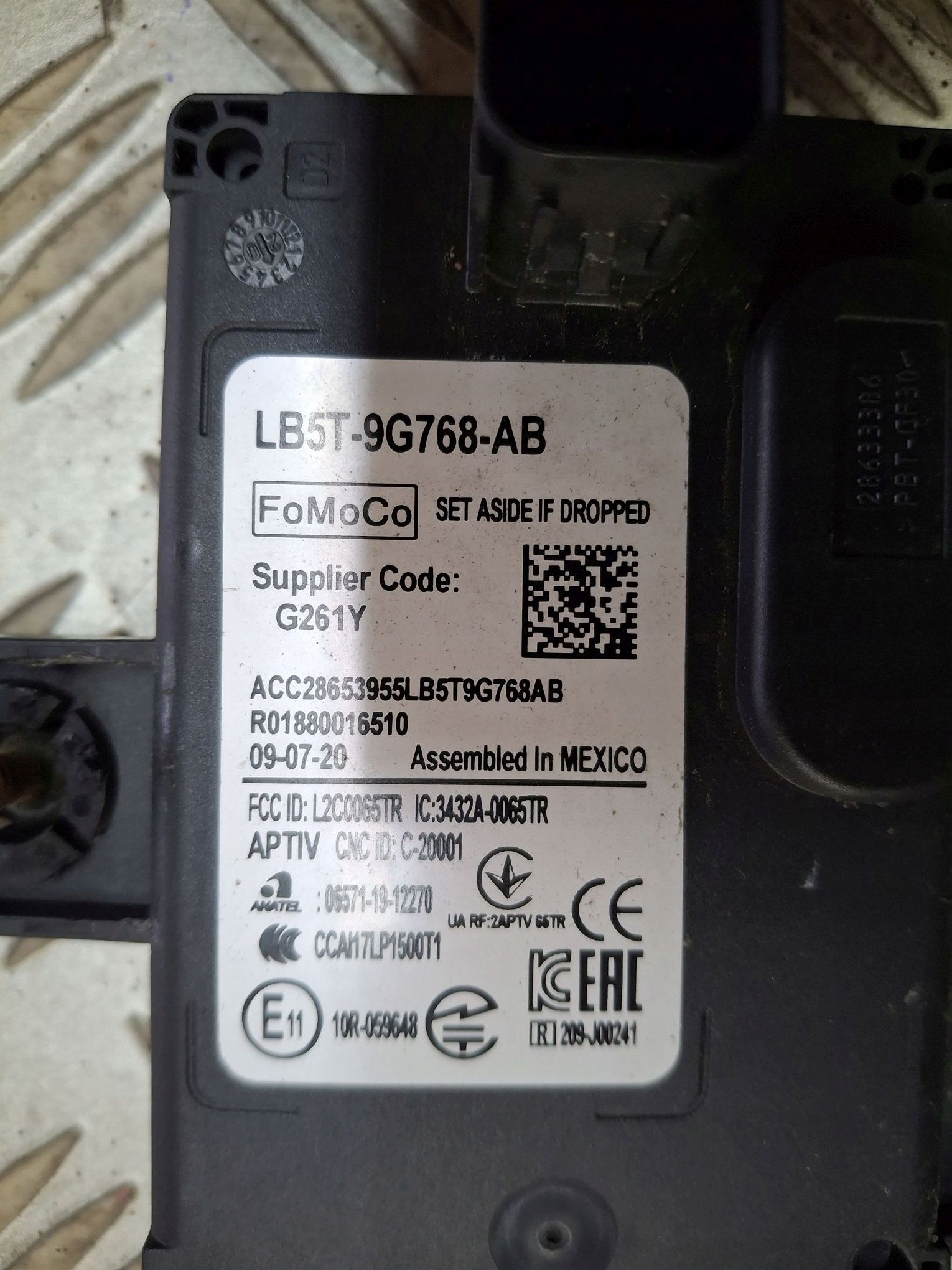 RADAR DISTRONIC FORD KUGA III 2019R-> LB5T-9G768-AB
