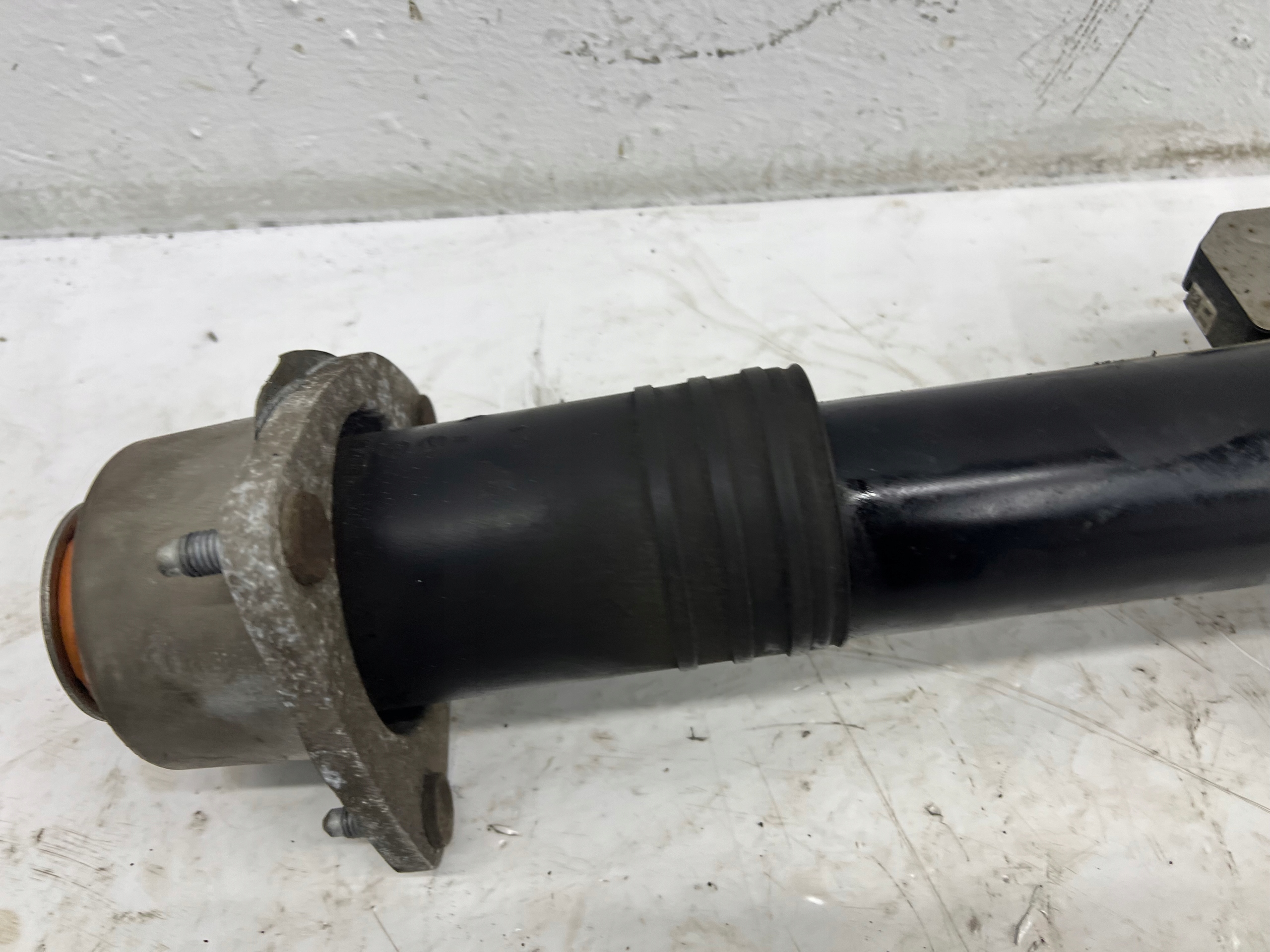 shock absorber rear left left rear part VDC BMW X5 E70 6779703