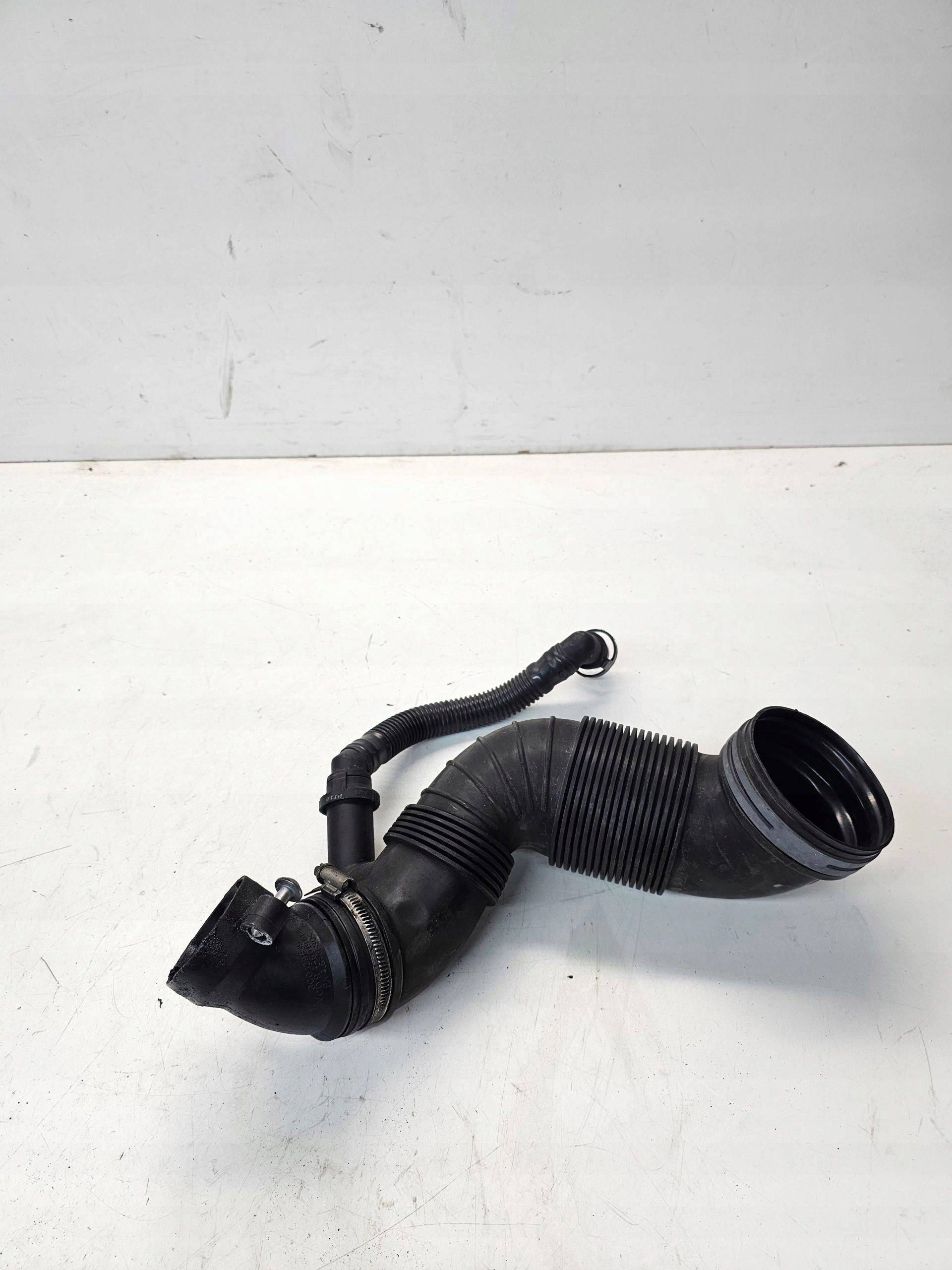 pipe hose air AUDI VW SEAT SKODA 3C0129654P