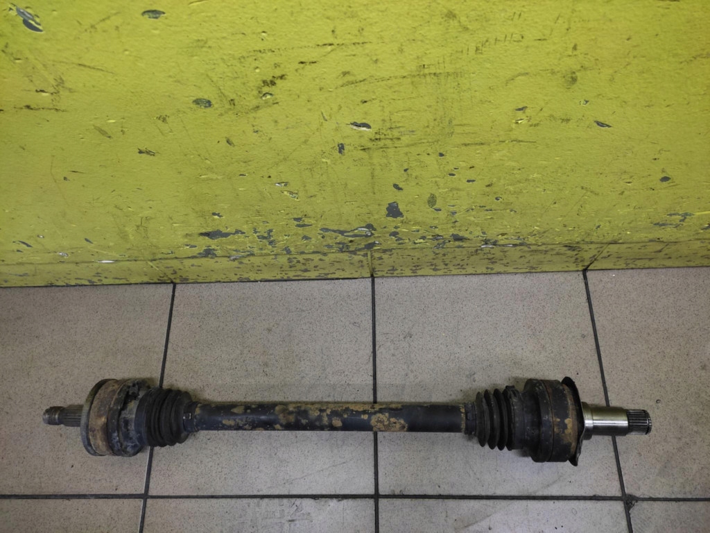 MERCEDES W203 2.0 semi-axis left