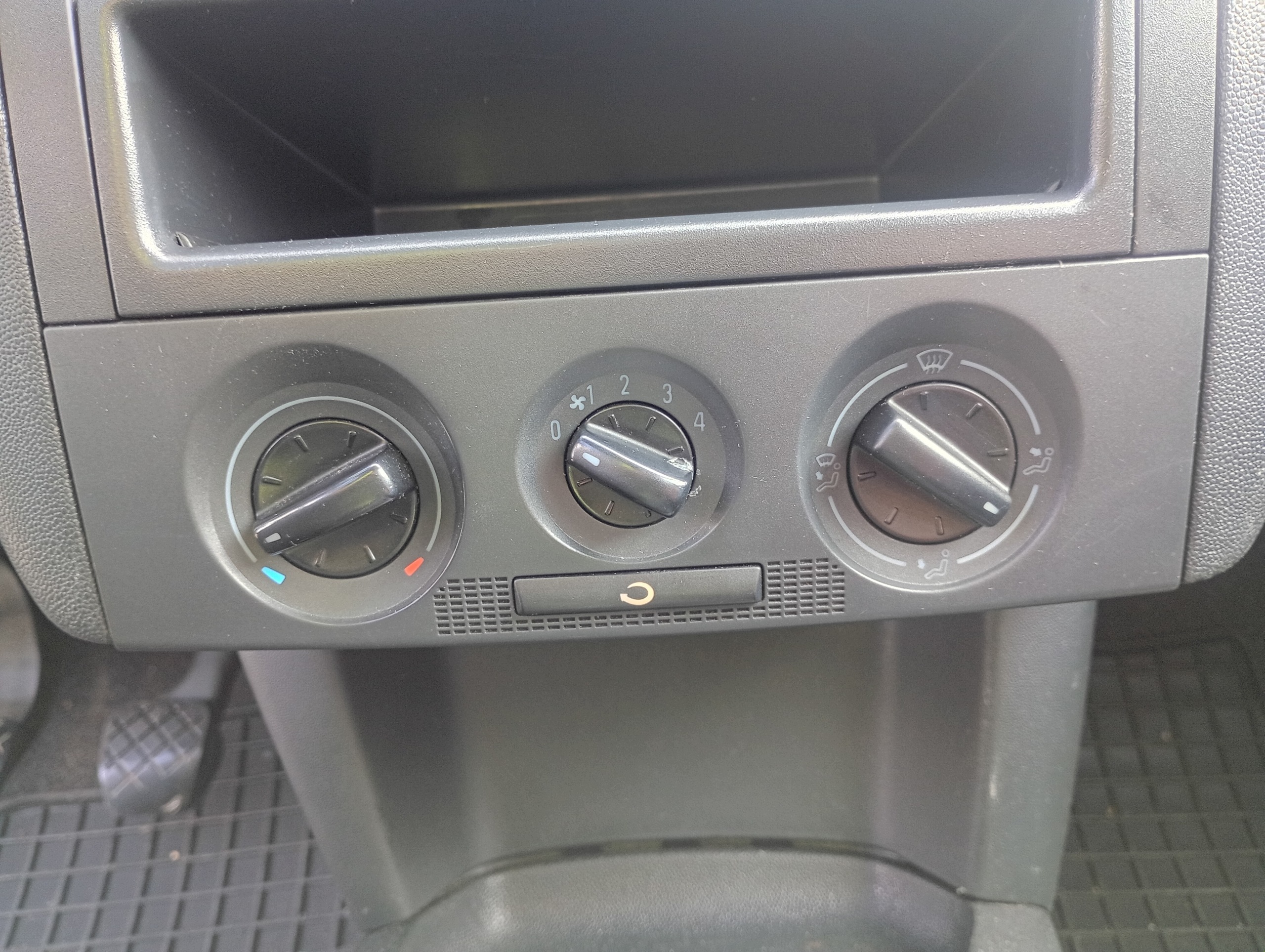 Panel Pulsante regulacja BOCCHETTE ogrzewania Skoda Fabia e 1 99-07
