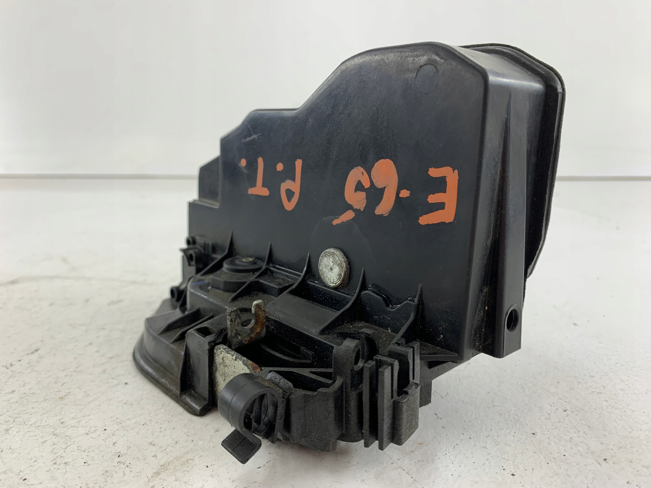 BMW E60 E61 lock door right rear part 7167076