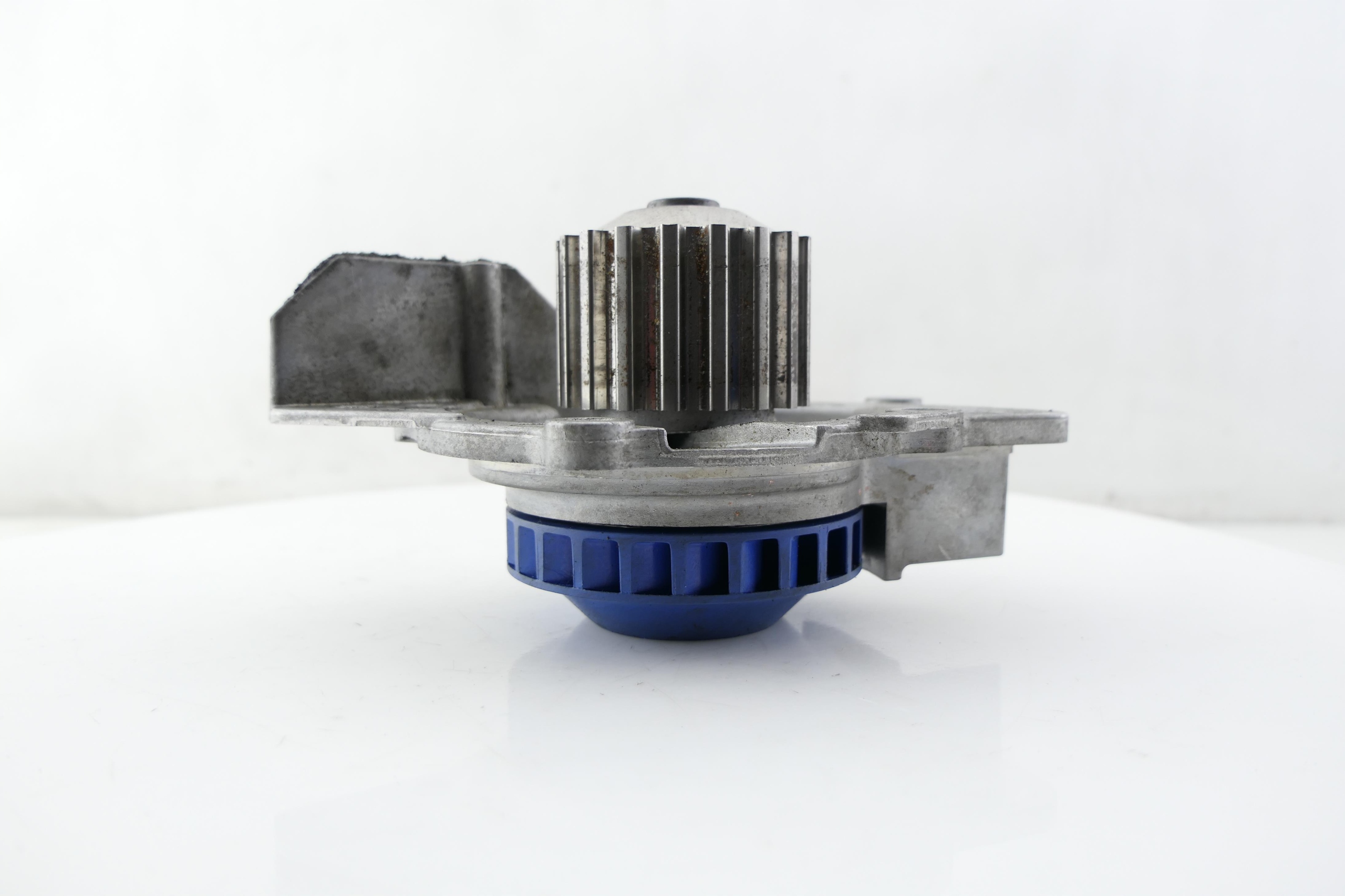 water pump FORD C-MAX II FOCUS III 2.0 TDCI
