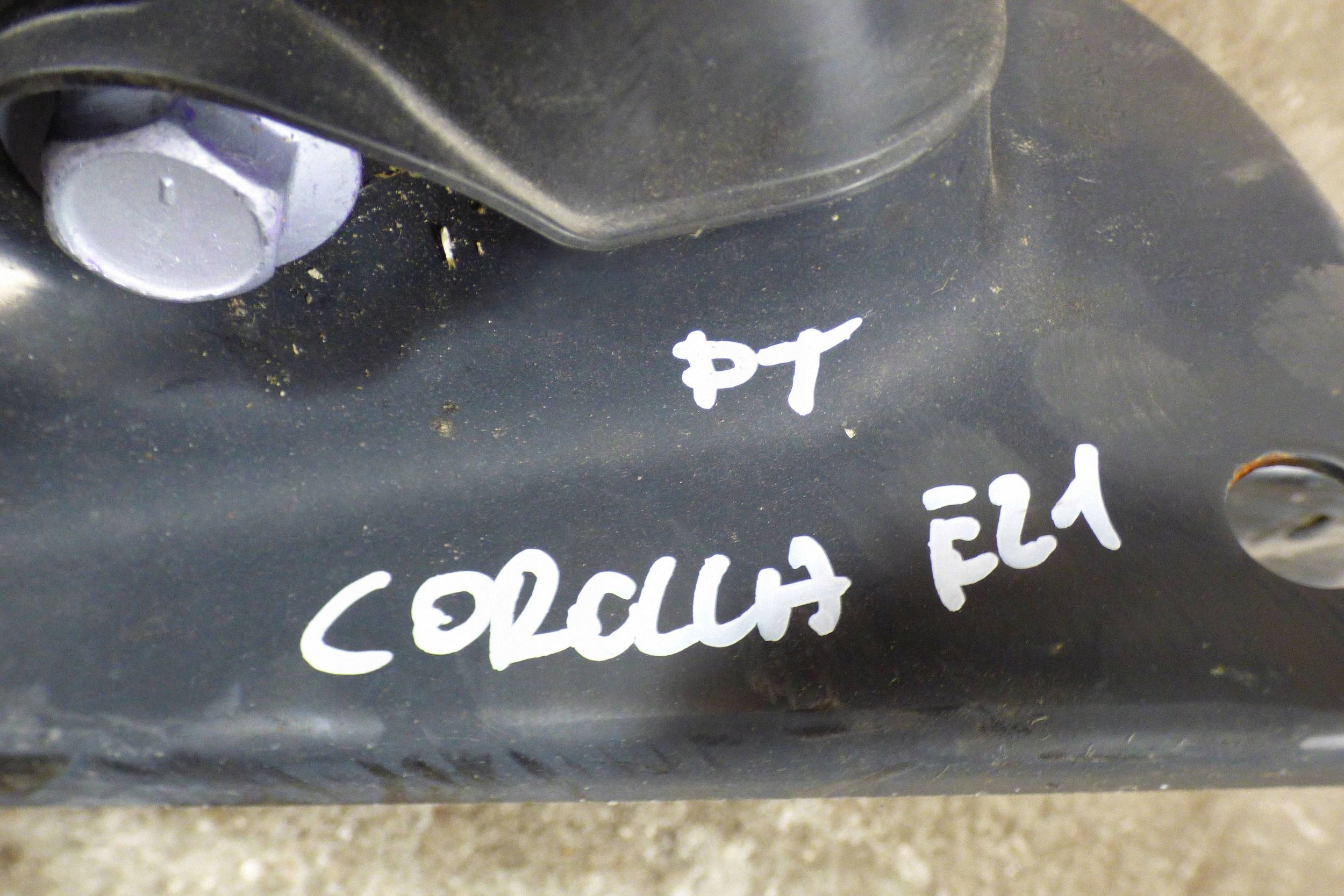 Toyota Corolla E21 Sedan Querlenker rechts heck st.BDB