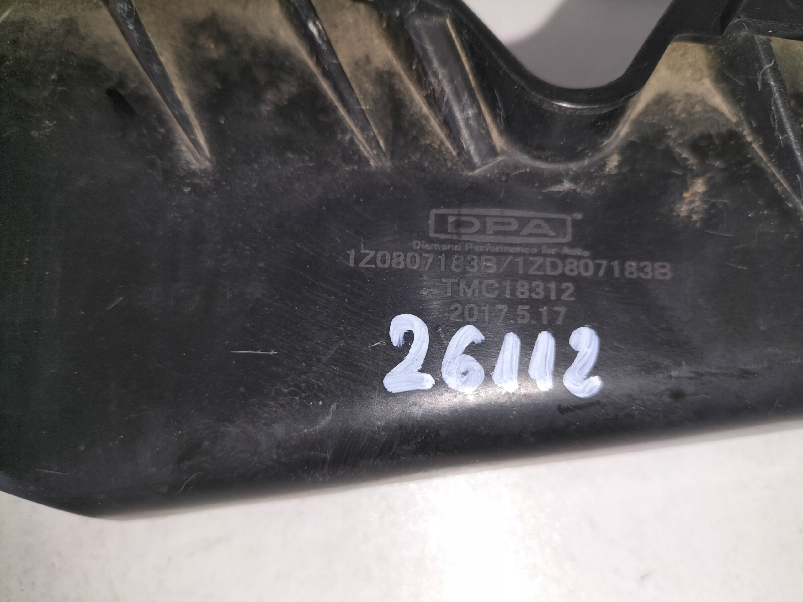 bumper bracket front left SKODA OCTAVIA II 04