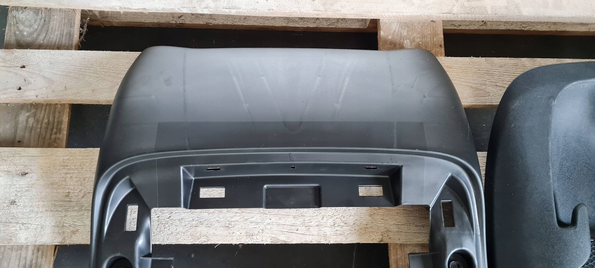 Chrysler Pacifica 2022 cover PLECY seat side left front 5SX21TRMA