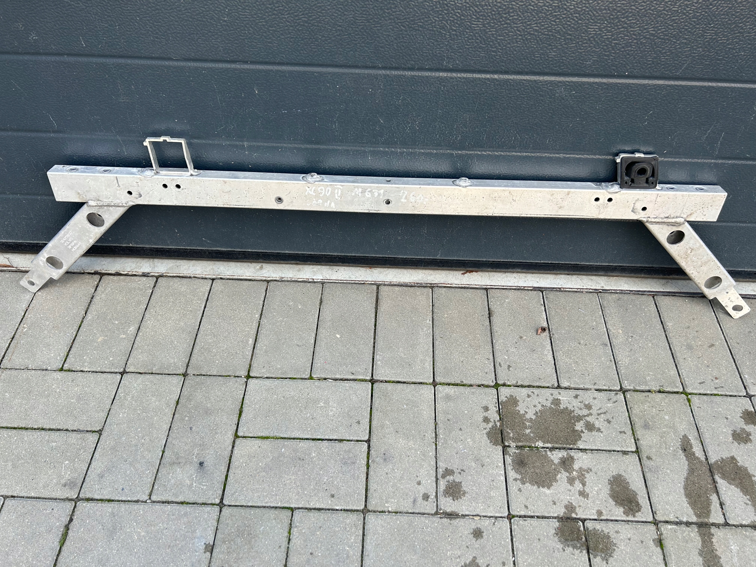Volvo XC-90 II sider upper support panel for radiators 31425937