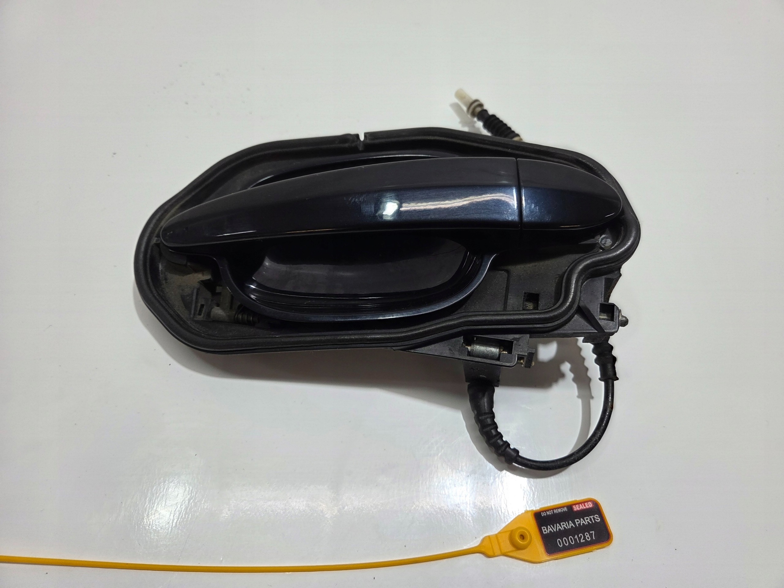 kvaka desna prednja BMW E60 E61 EUROPA CARBONSCHWARZ 7034544