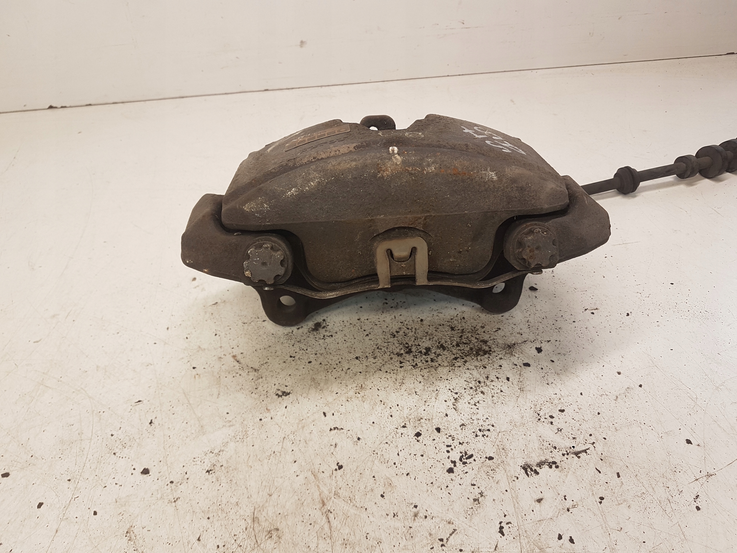 strmeň Brzdový pravý predok AUDI A4 B8 A5 8K0106P