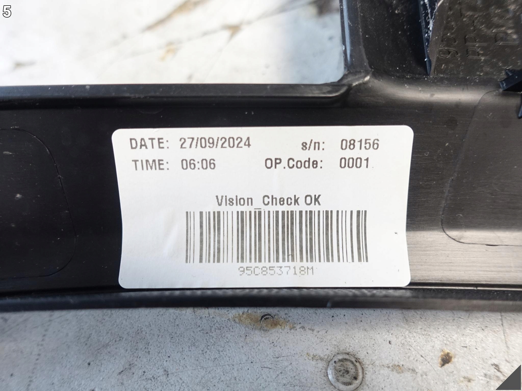 PORSCHE MACAN 4 EV ELECTRIC 95C 24- moulding cap for fender right front