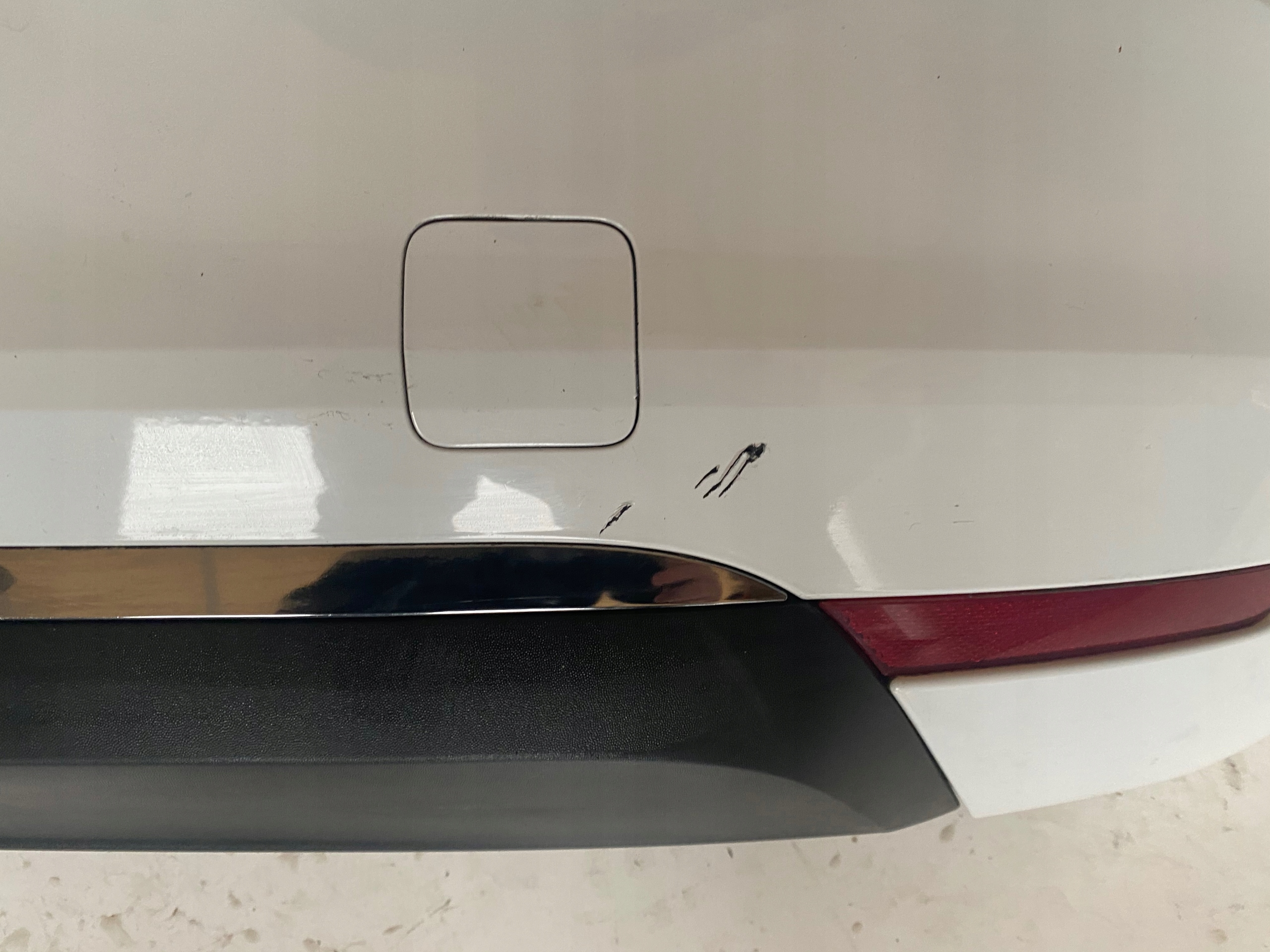 RENAULT CLIO V BUMPER REAR REAR PART 6 PDC BIALY OV369
