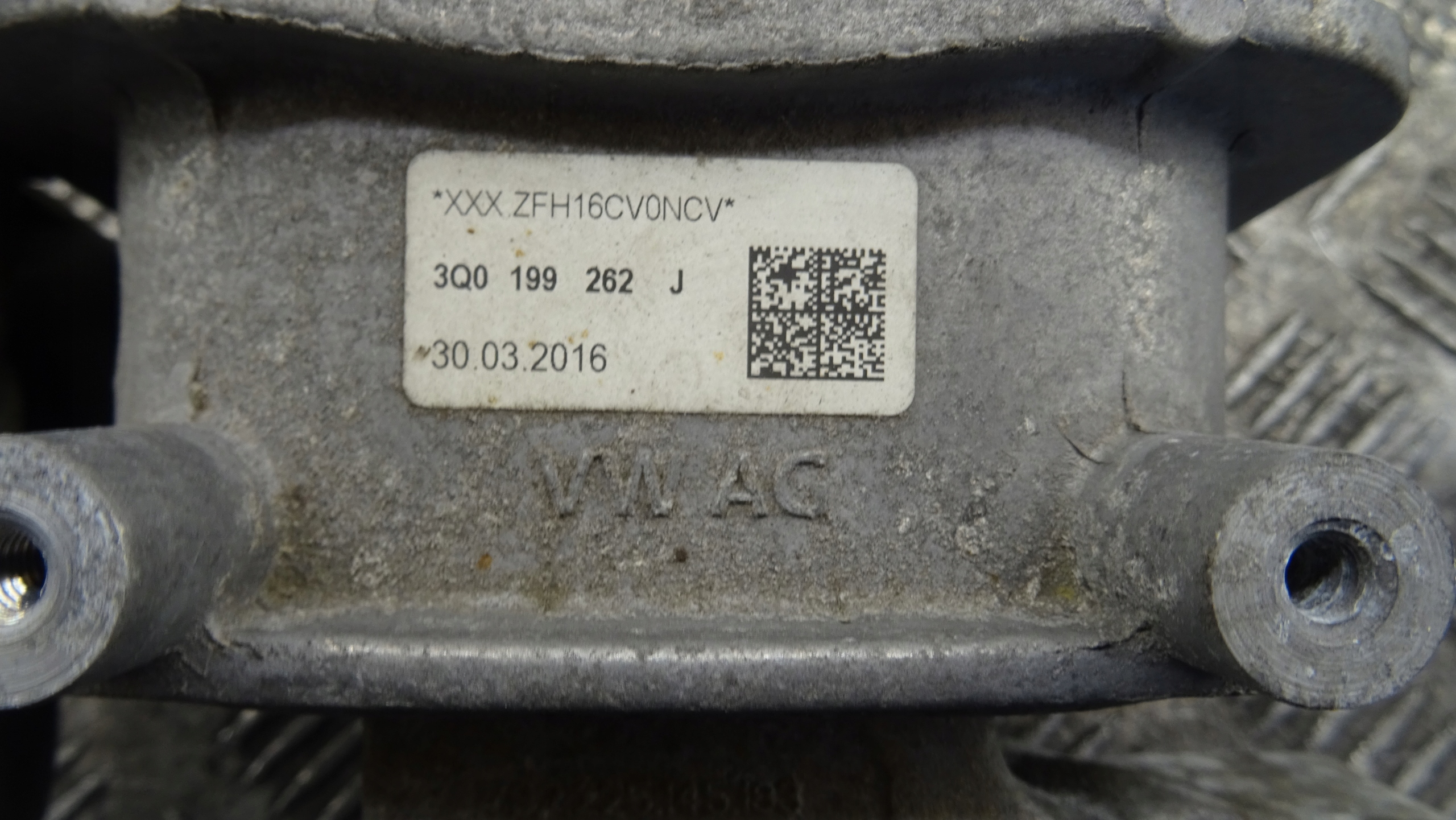 engine mount AUDI VW SEAT SKODA 3Q0199262J