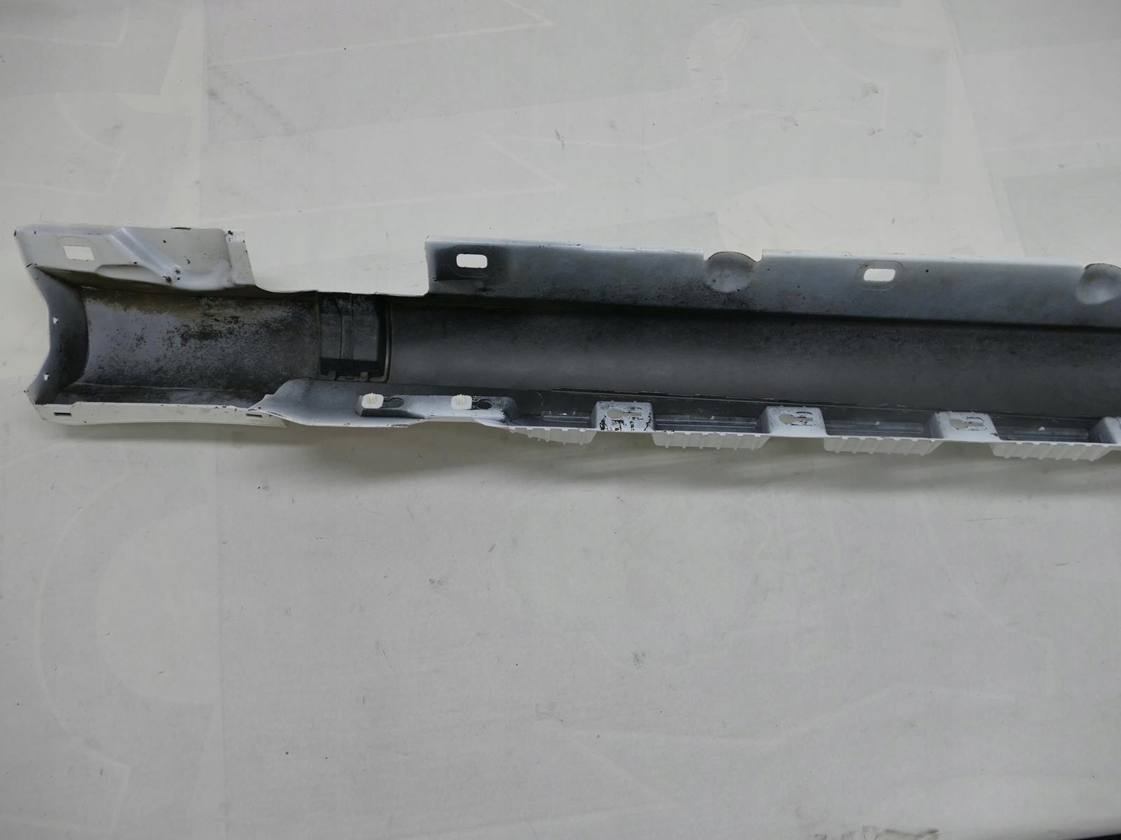 MERCEDES C207 W207 LIFT moulding threshold left 149
