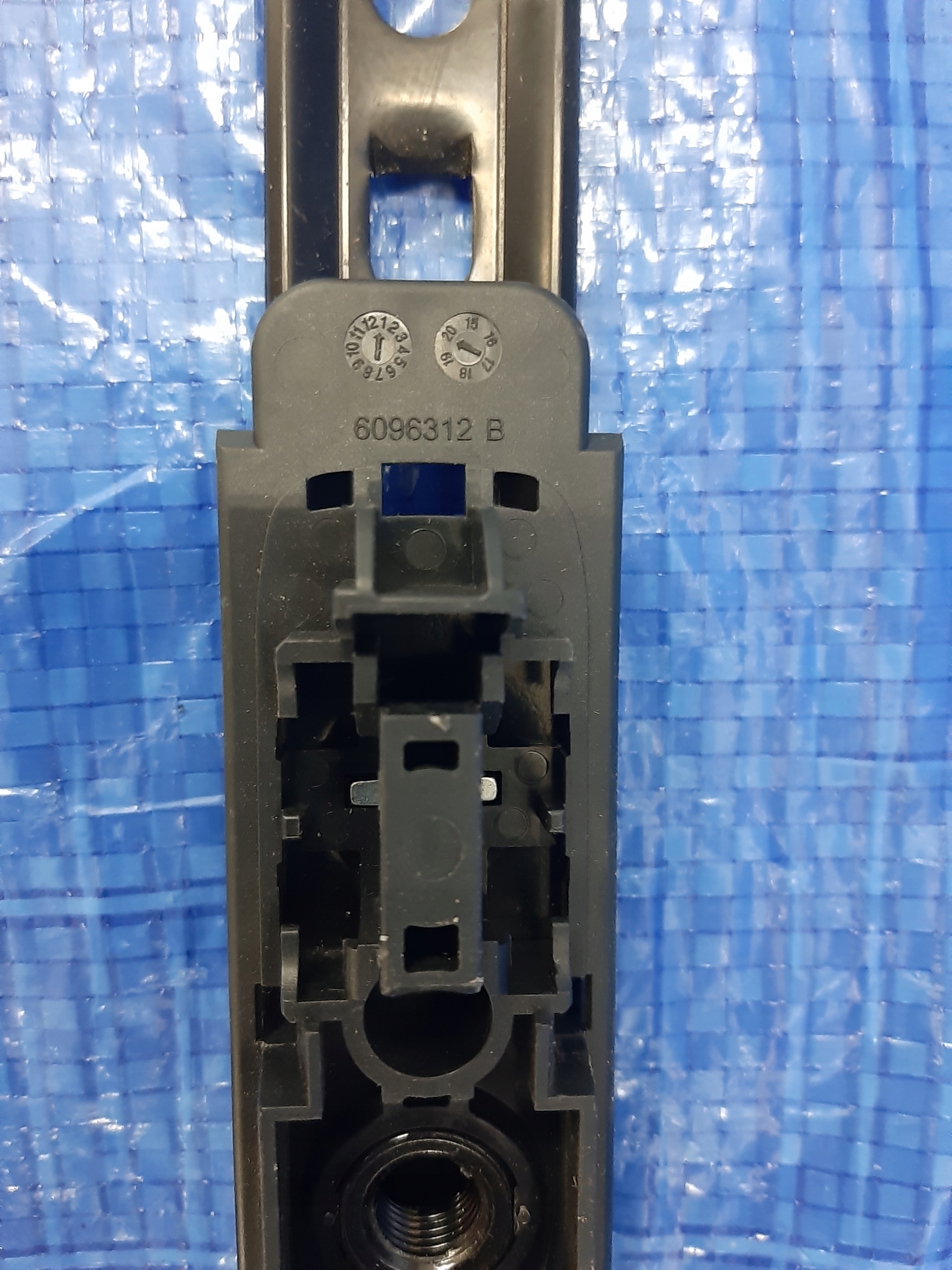 SUWAK left REGULACJA supports JUKE F16 20R