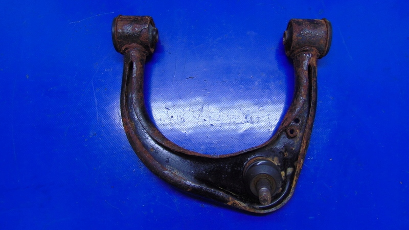 arm upper right front TOYOTA HILUX VII 05-16R