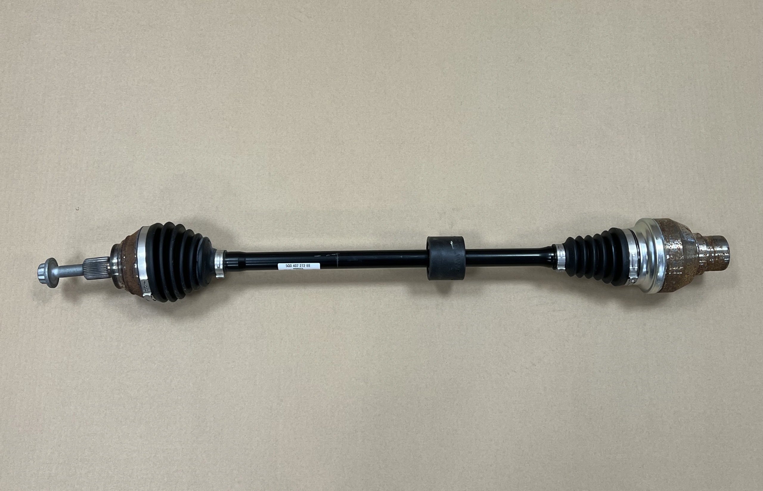 AUDI A3y ПОЛУОСЬ PRZODq0407272ee