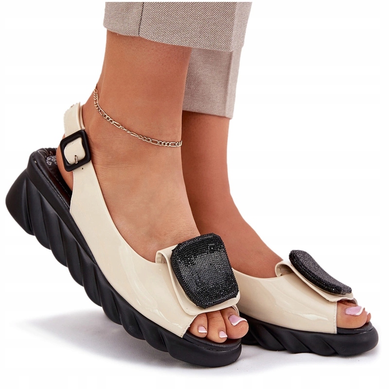 Kožené Sandály Lakované Koturn Ozdoba Artiker 56C1567 Béžové 37