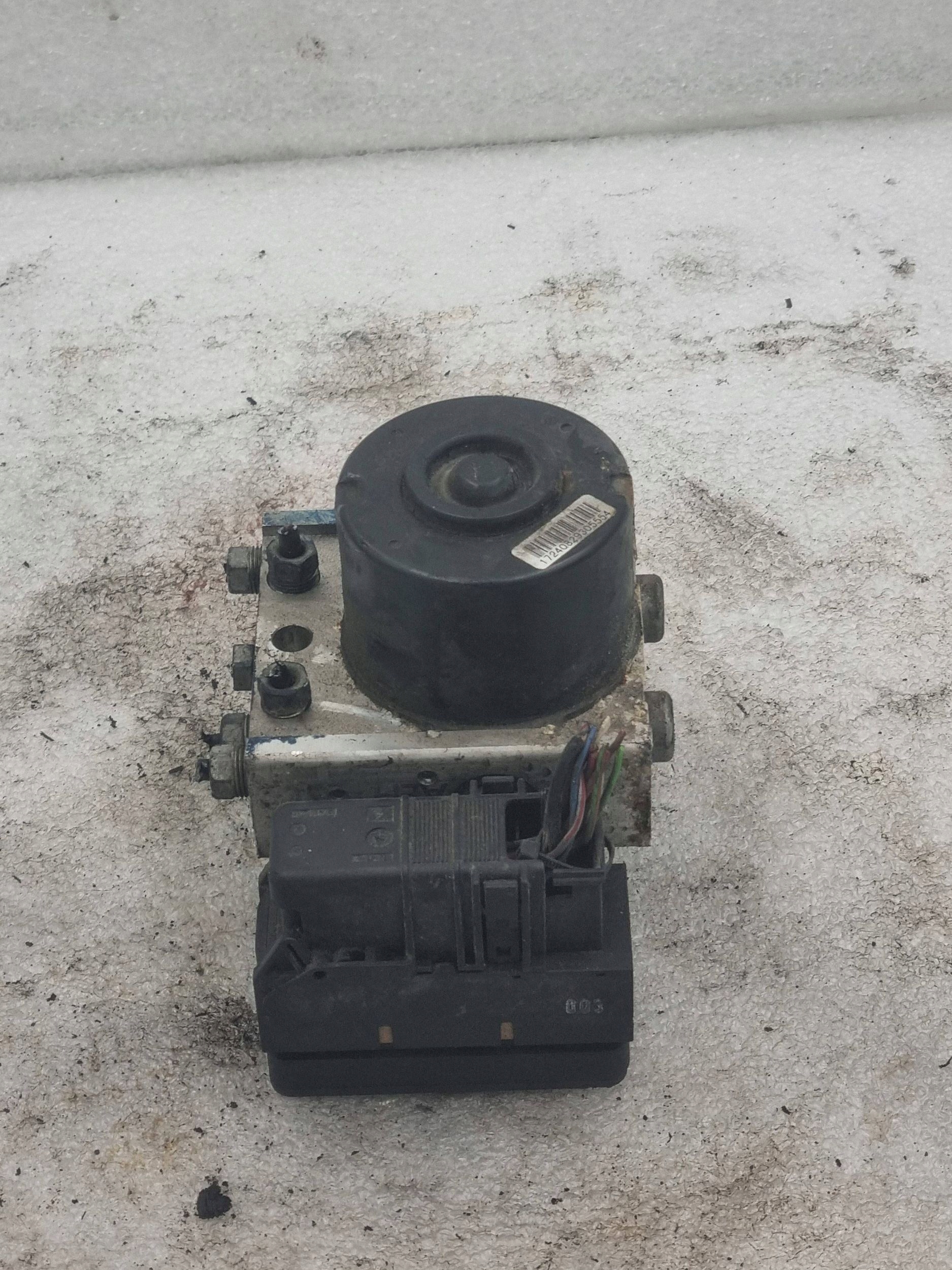 pump ABS control unit Ford Mazda 3M512M110GA