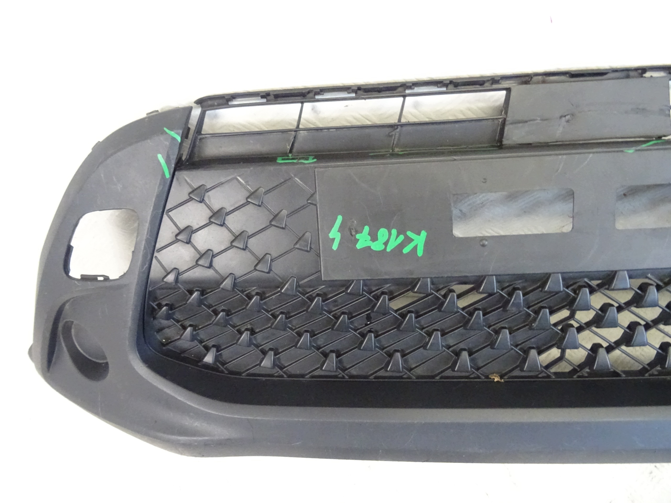 grid of a bumper front front central TOYOTA AYGO X 53111-0H030