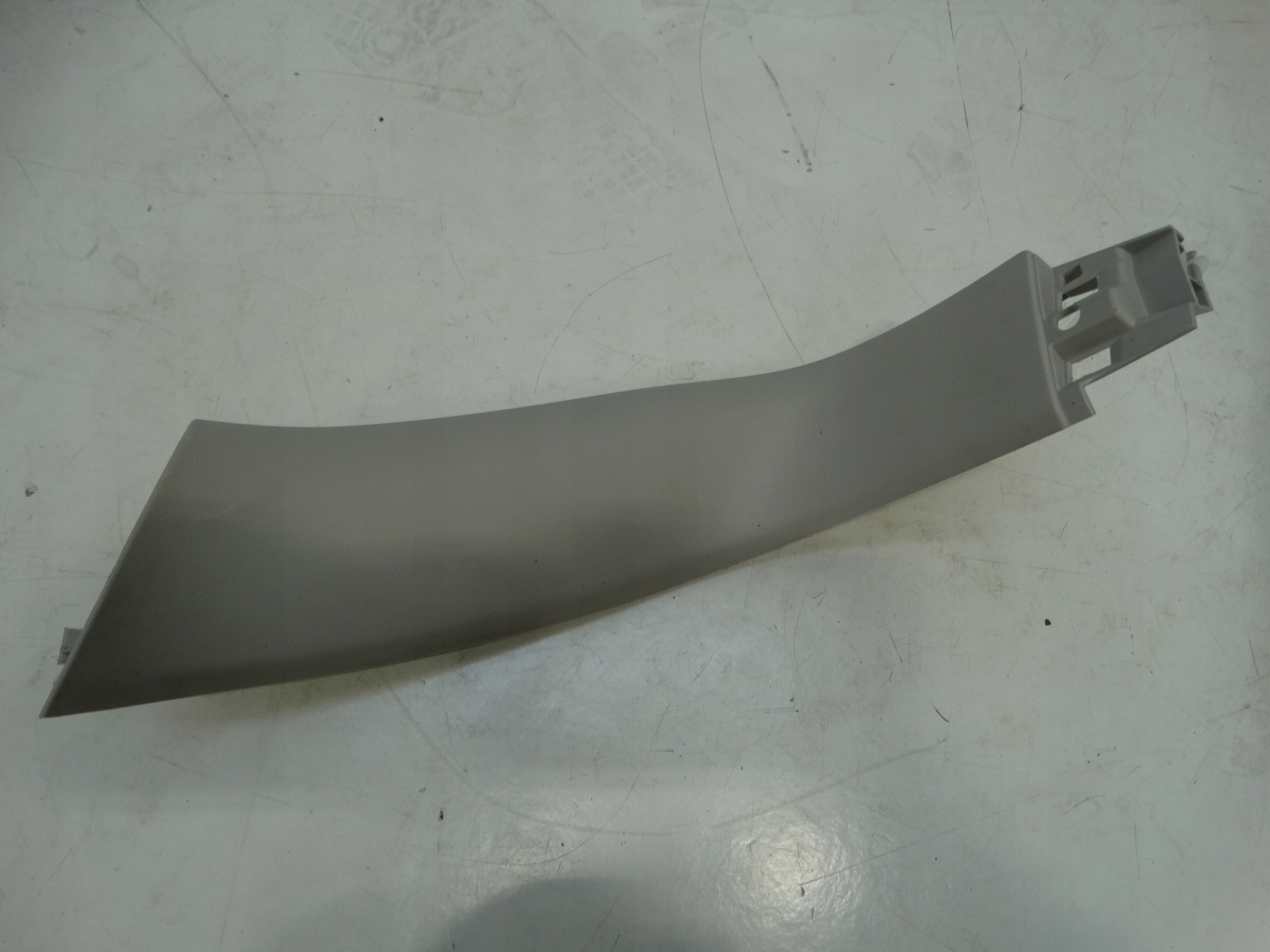 side SLUPKA left rear part boot RENAULT ESPACE V 909026068R