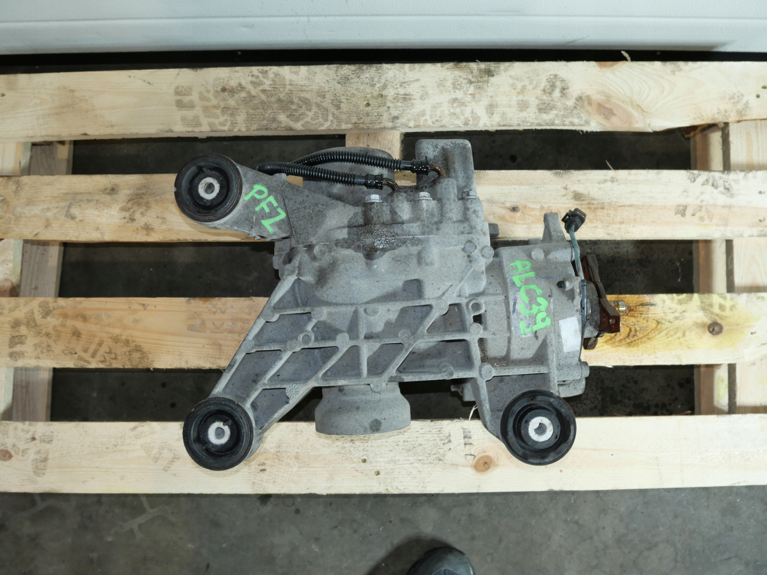 REDUKTOR diff differential VW AUDI 2.0 TDI PGA rear part 0AY525010F