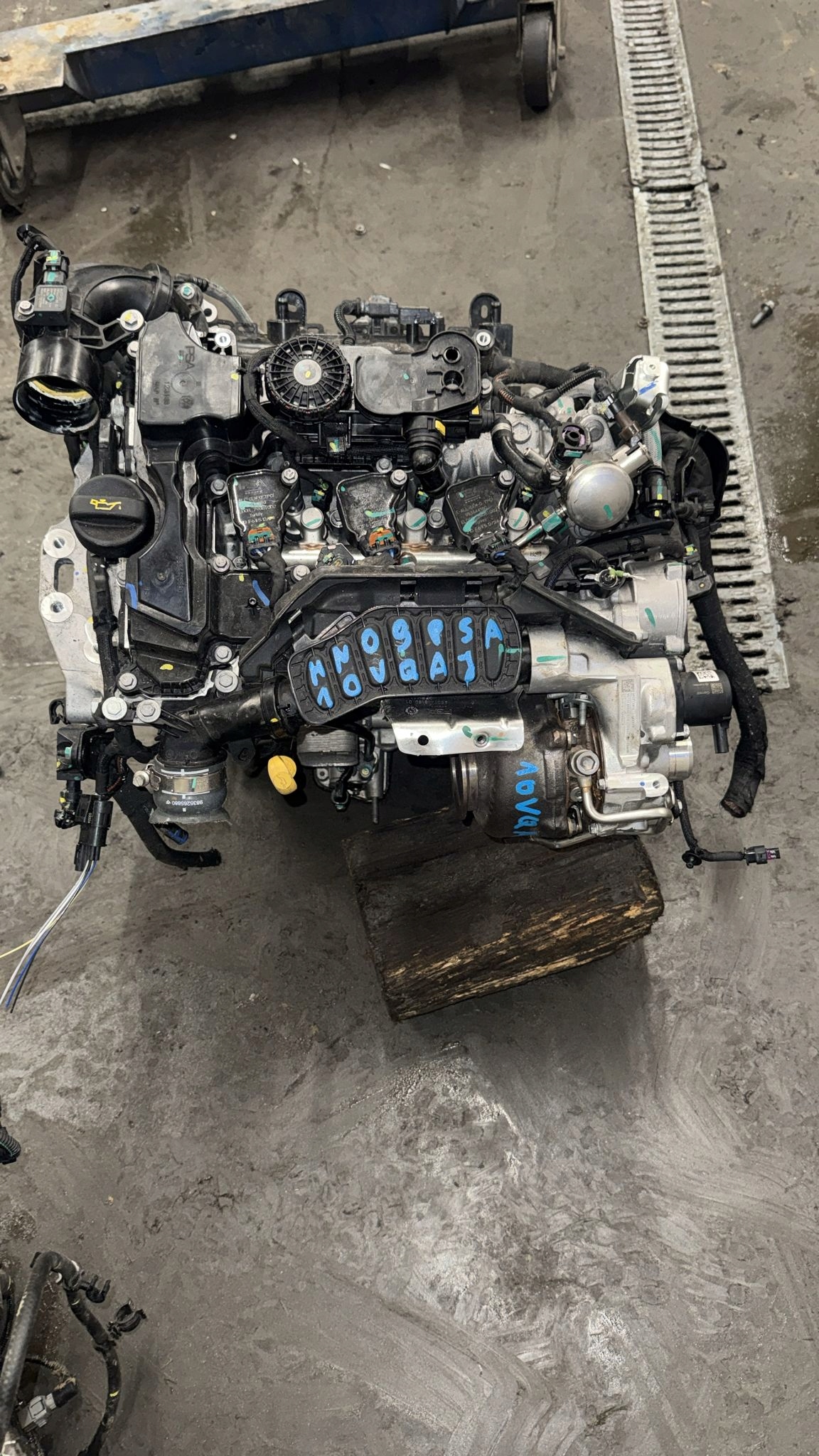 engine complete PEUGEOT PSA HN09 10VQAJ