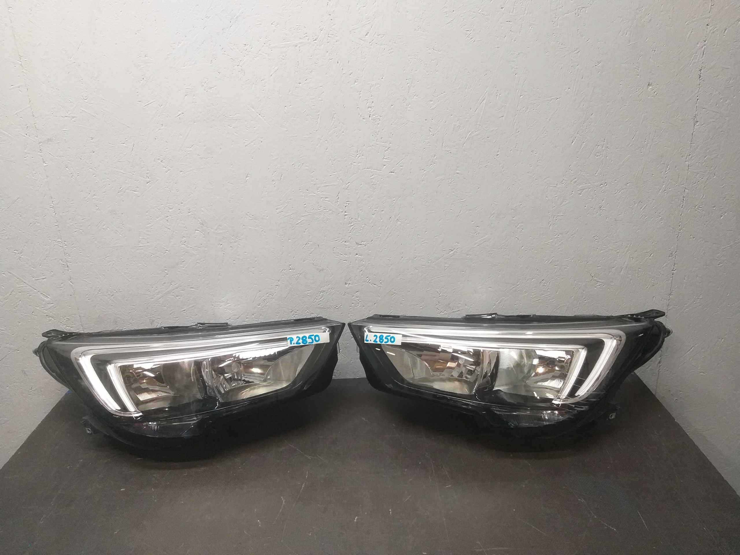 light lights front right left OPEL CROSSLAND X LED