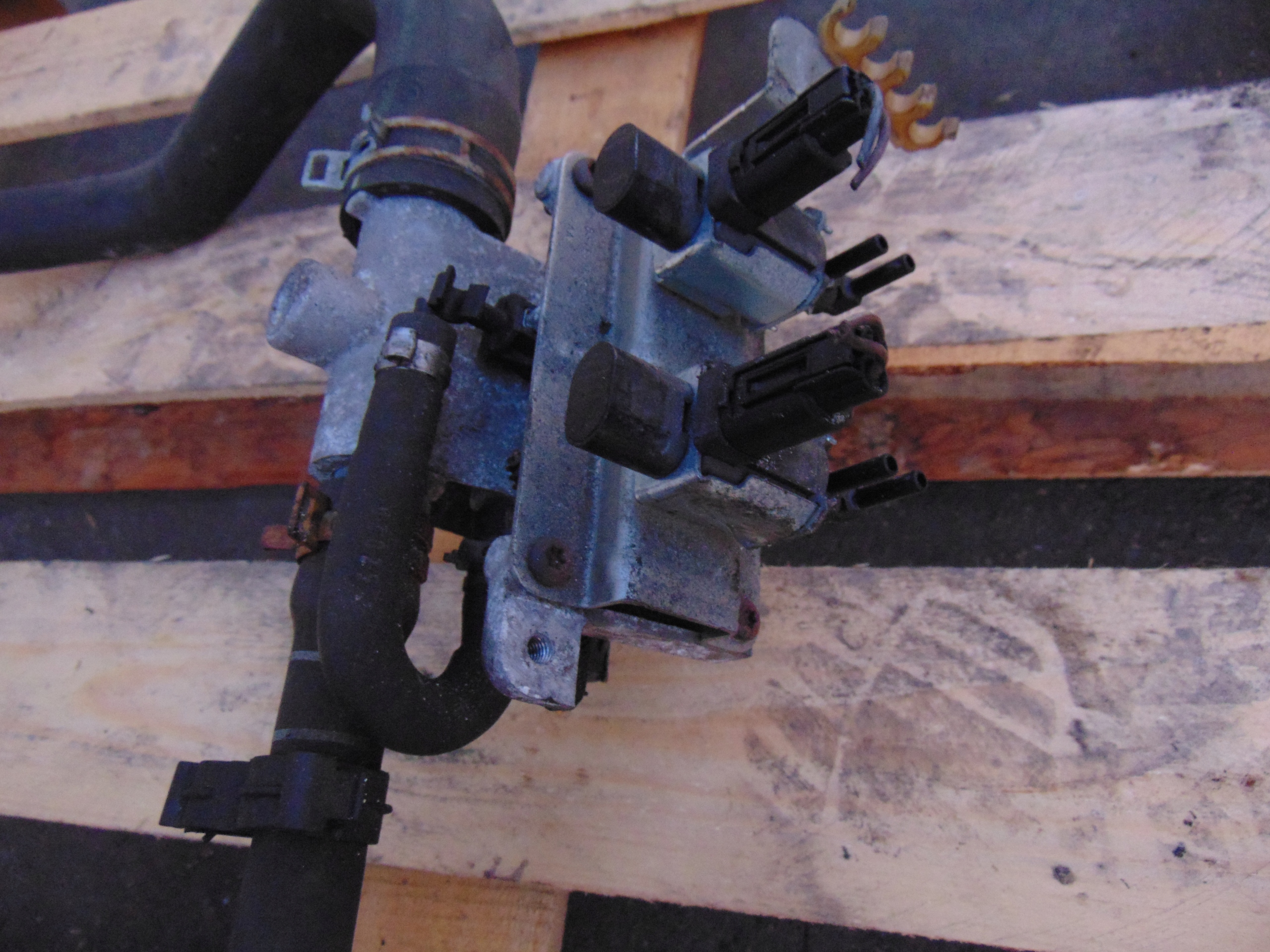 ВАКУУМНИЙ КЛАПАН MONDEO MK4 S-MAX GALAXY MK3 2.0