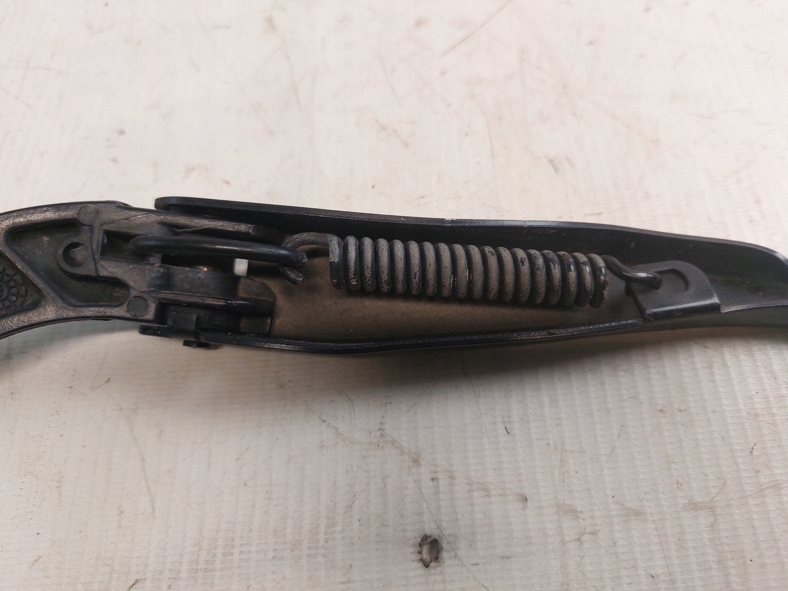 wiper arm left front MERCEDES W211