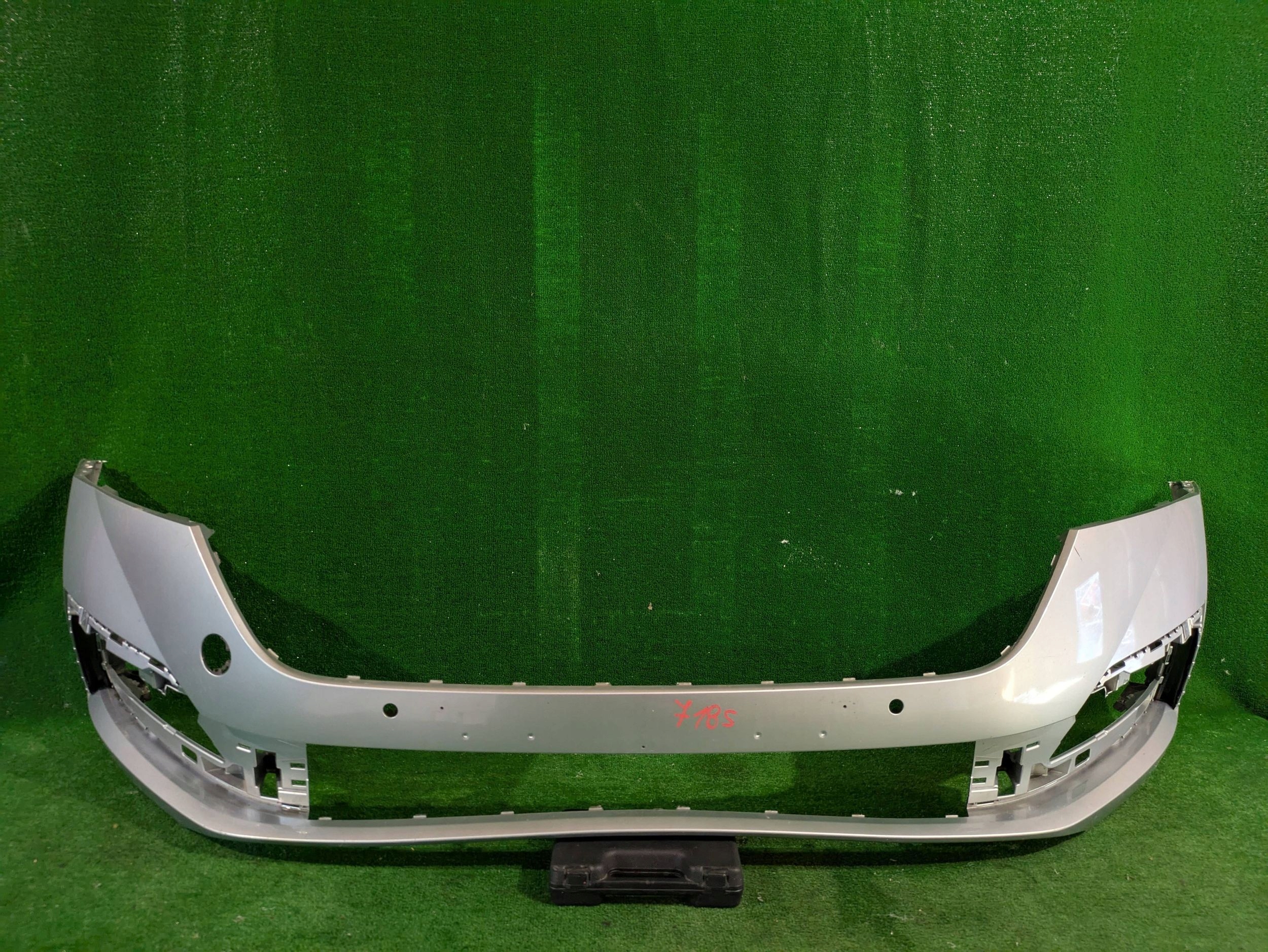 front bumper front SKODA OCTAVIA IV NR.7185