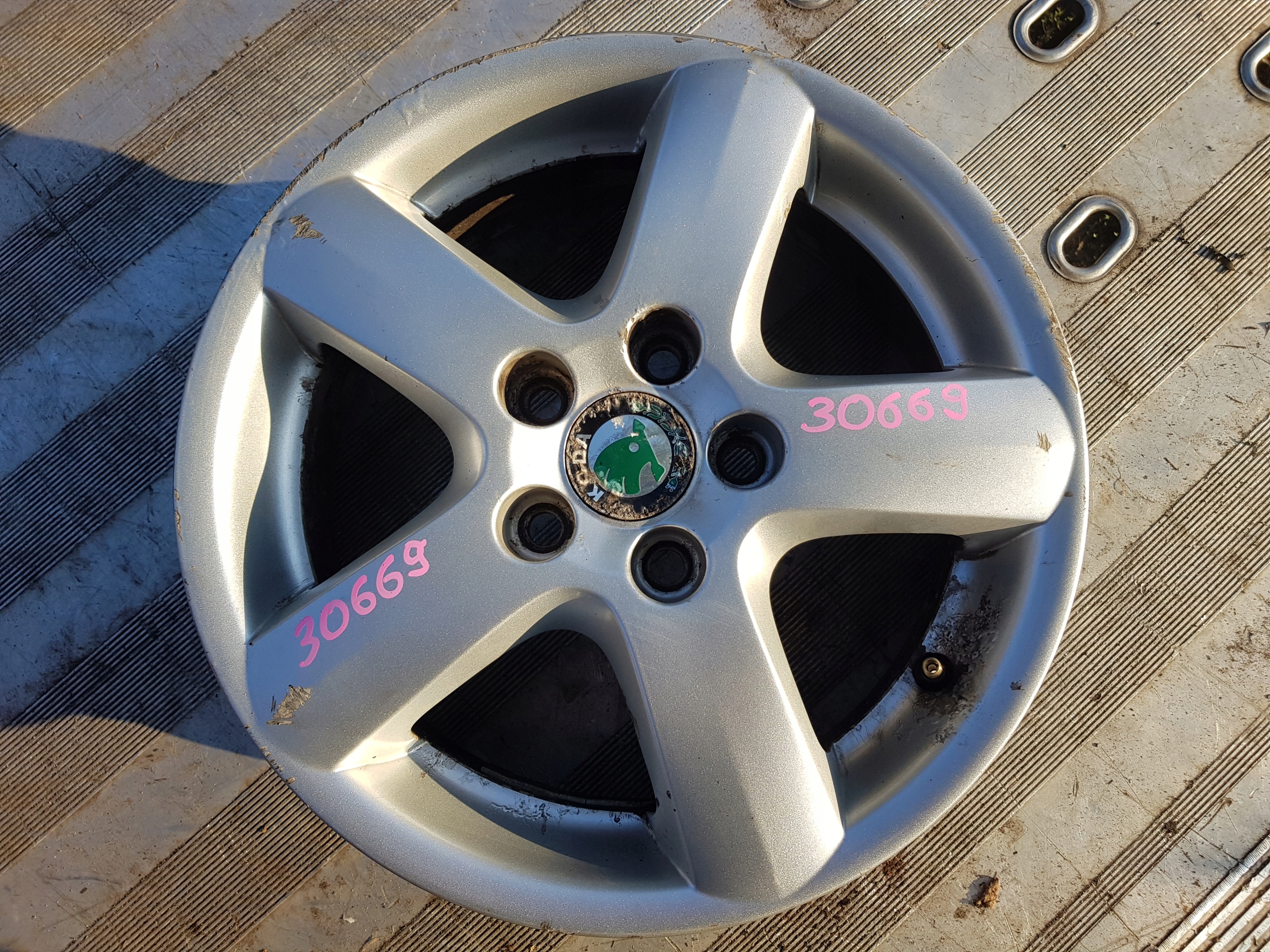 Обід Алюміній FABIA II RAPID ROOMSTER 5