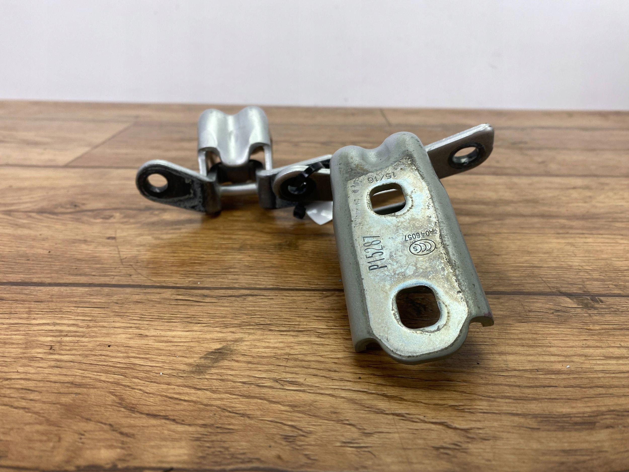 hinges door left front Cadillac CTS III 2014+