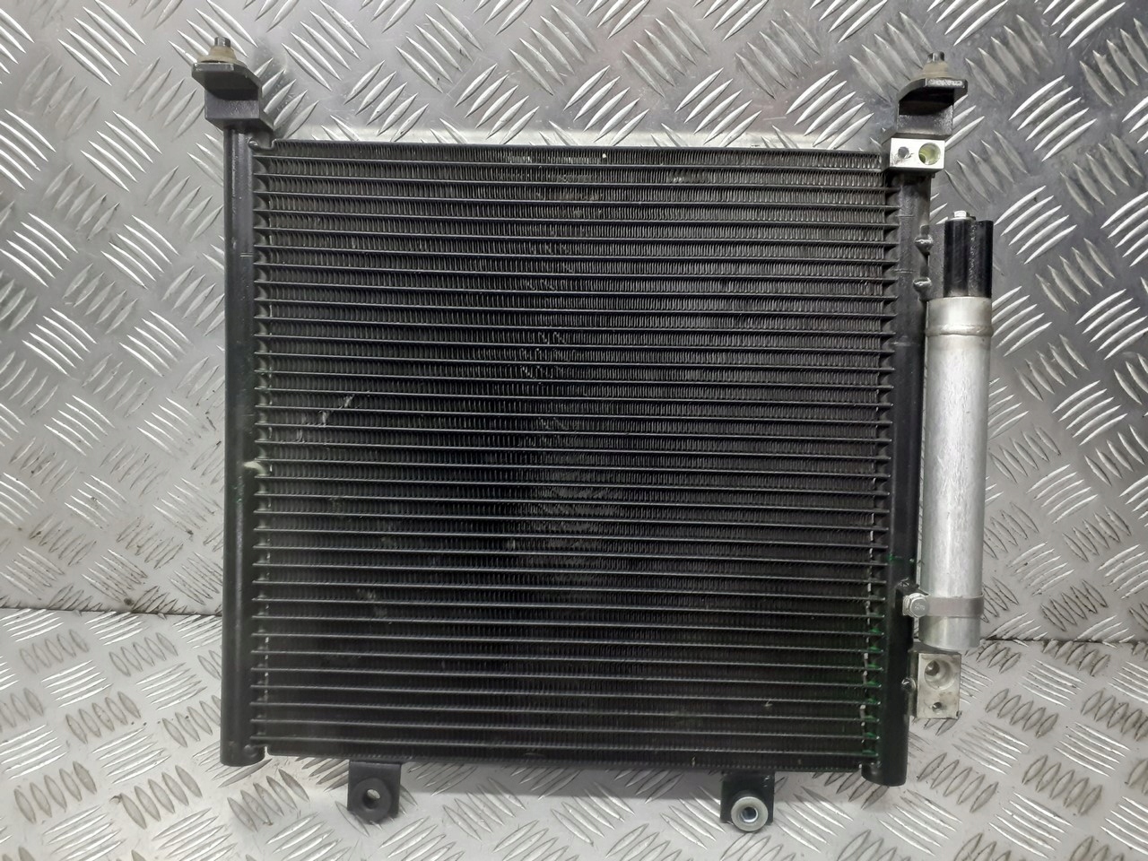 Радиатор кондиционера suzuki WAGON R+ 1.3 16V