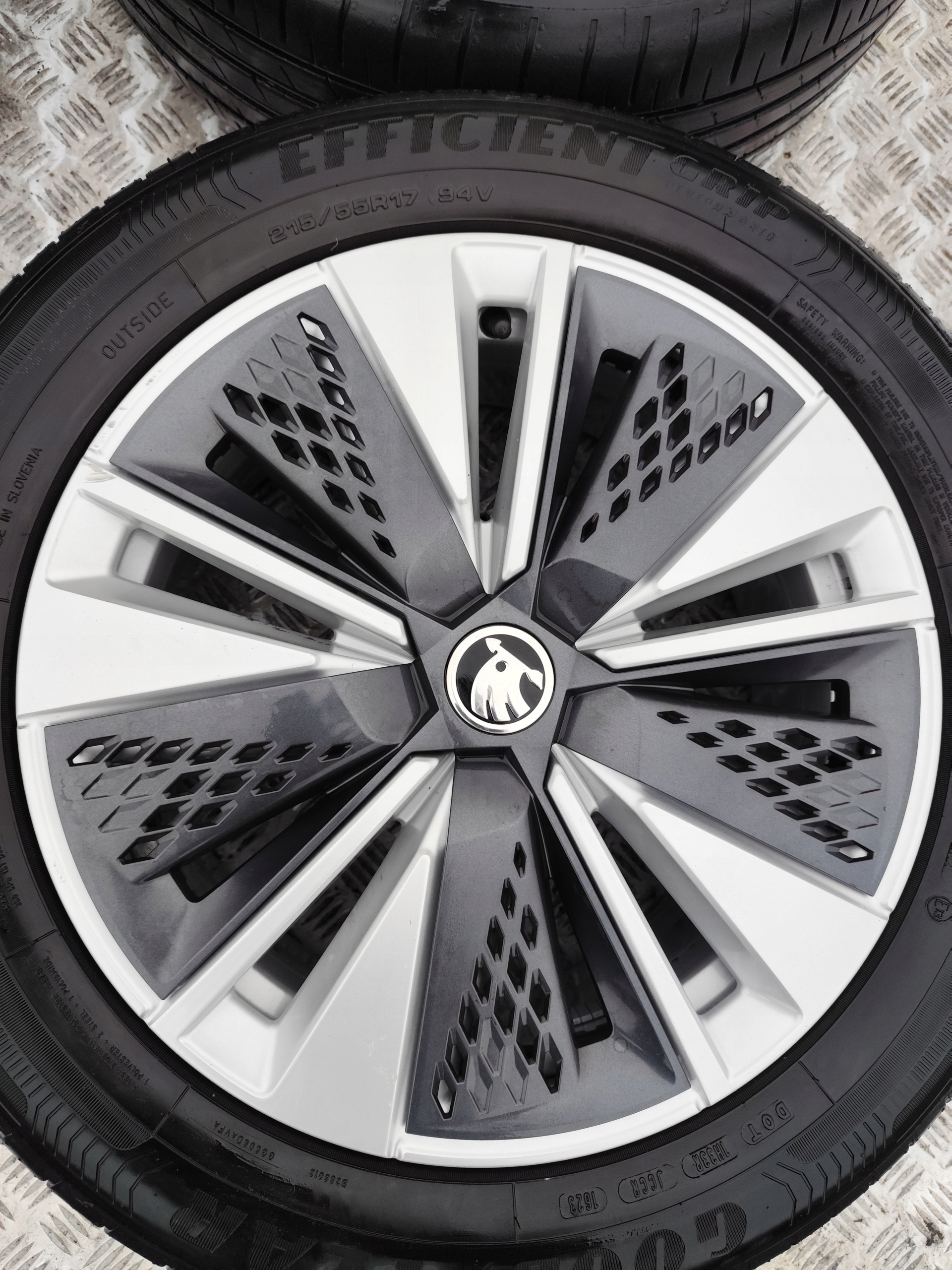 SKODA KAROQ wheels ALU discs 215/55/17