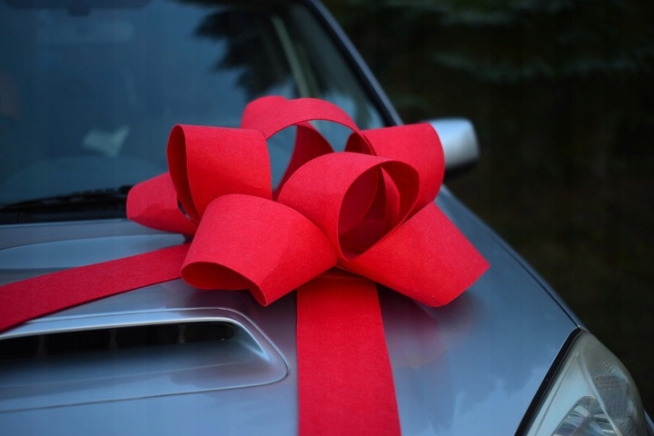 

Piękna Duża Kokarda Na Nowy Samochód Auto