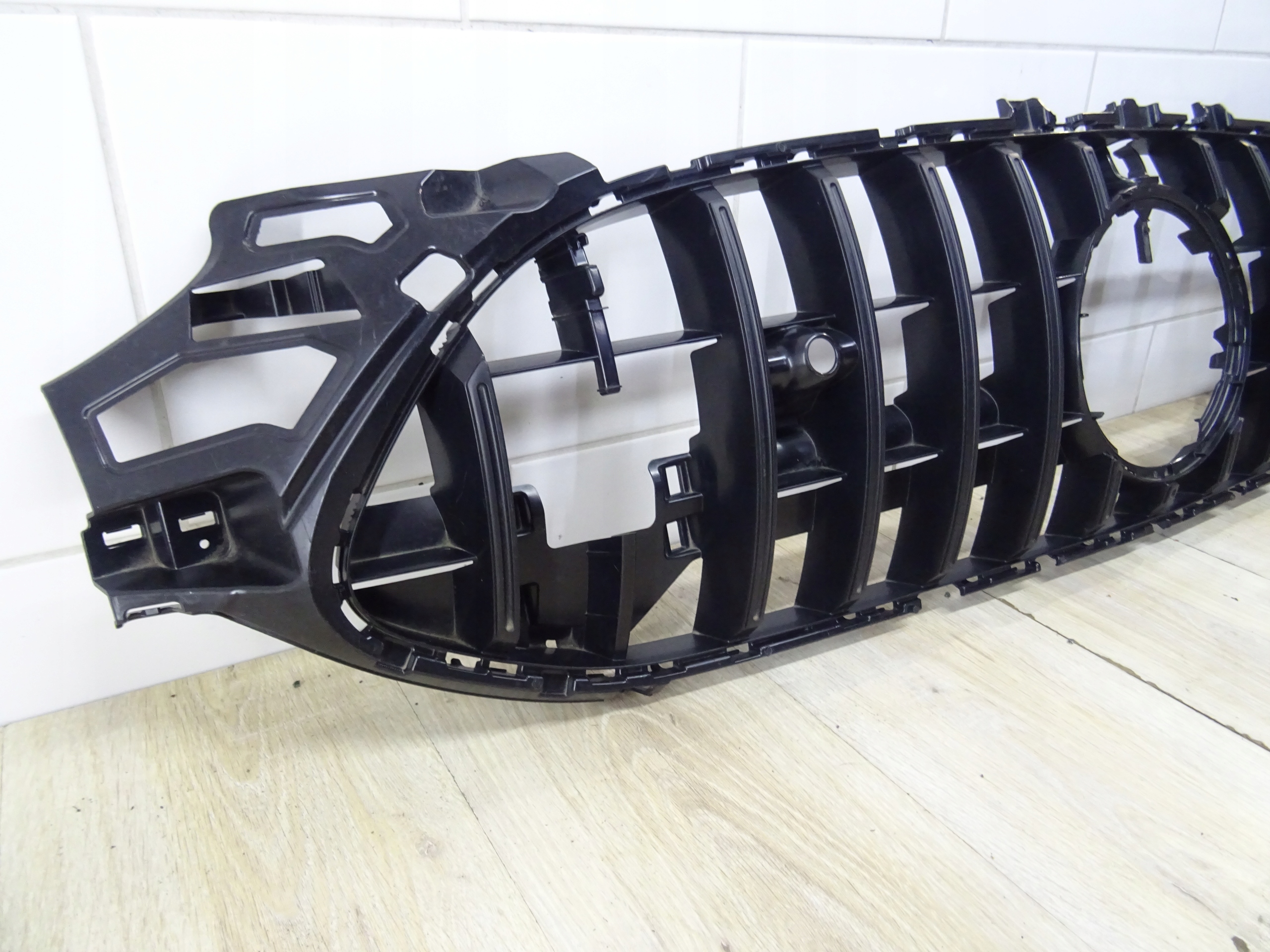 GRILL ATRAPA A1928880400 C192 GT MERCEDES Numer katalogowy części A1928880400