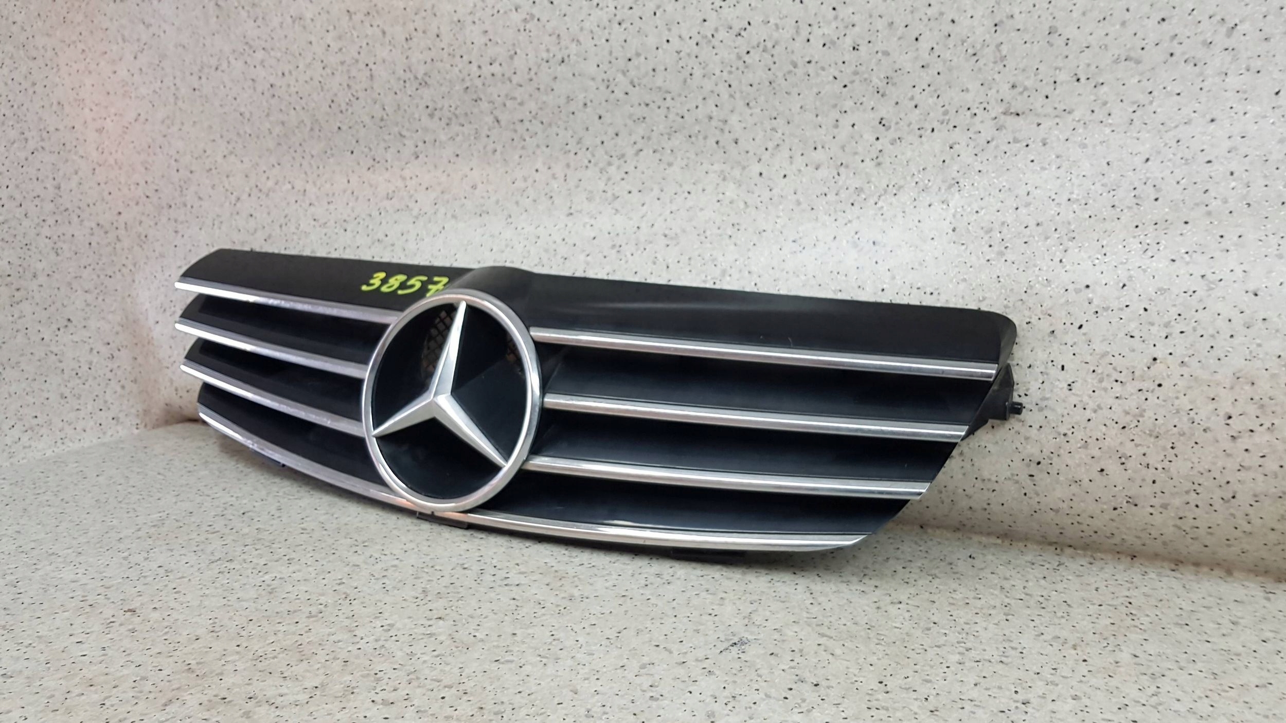 MERCEDES CLK A209 C209 2003 - grill grille A2098800183
