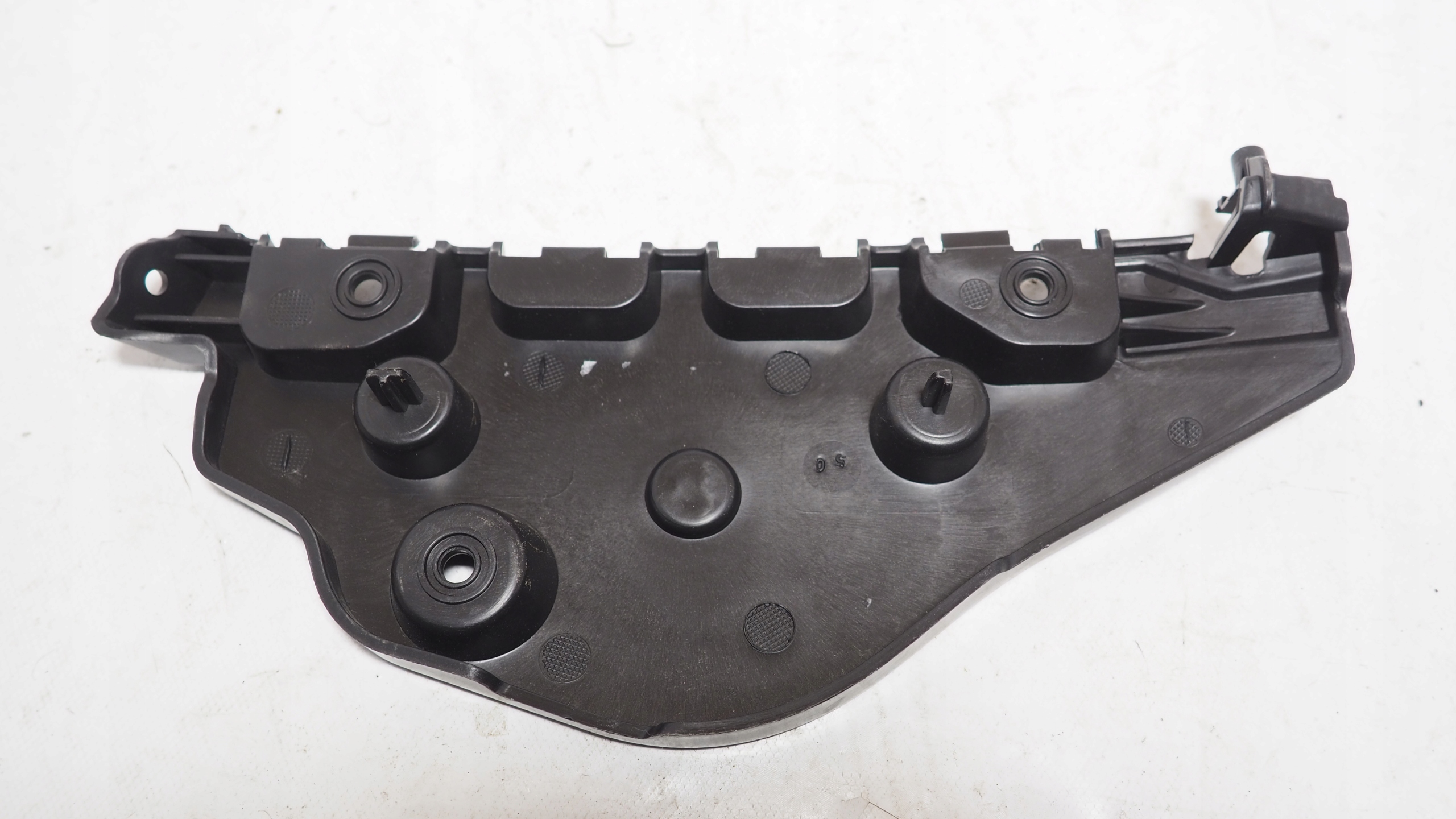 Renault Zoe bumper bracket left rear part 850451273R