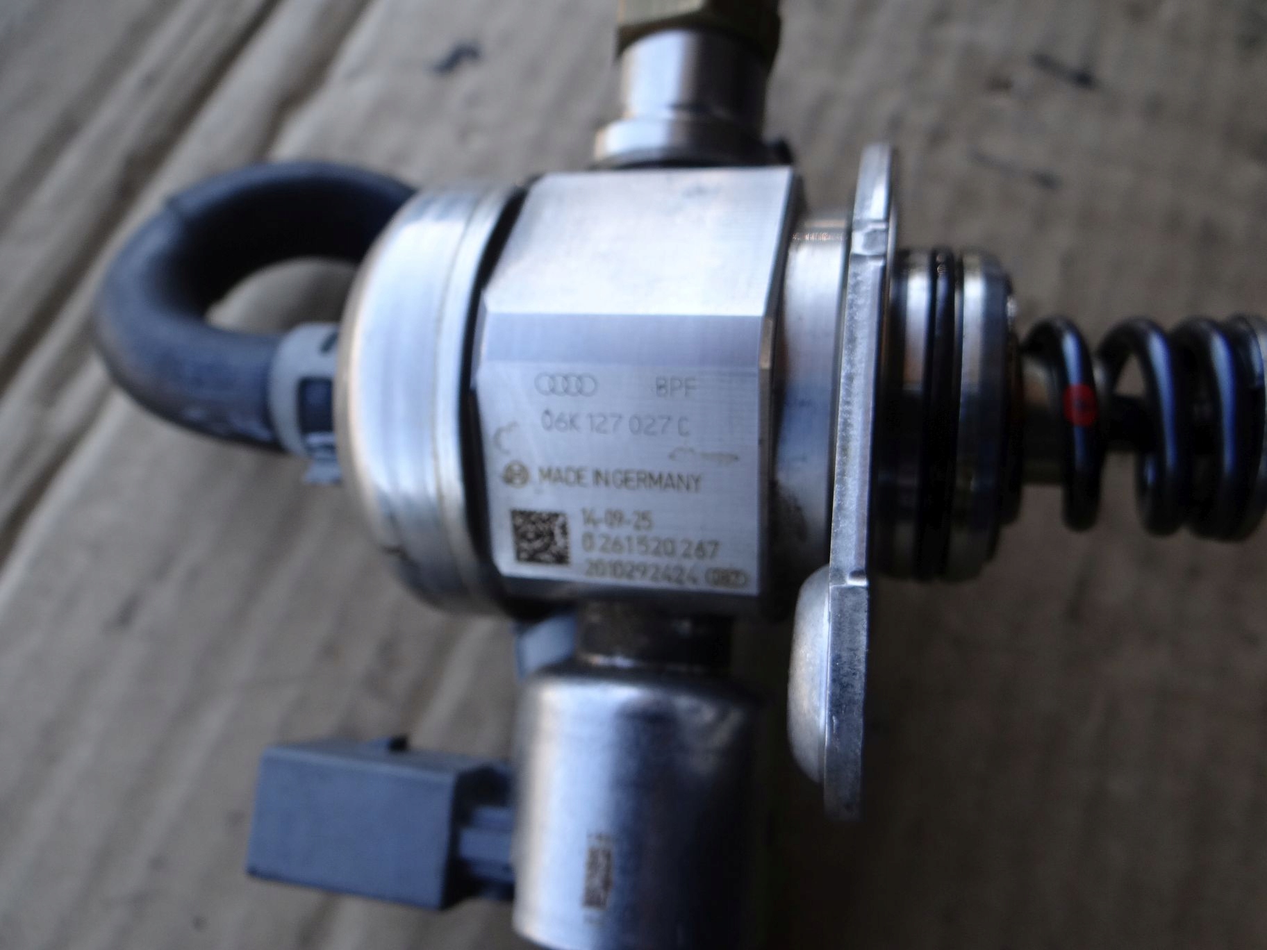 feed pump Audi A4 8W A5 8W6 06K127027C 2.0TFSI