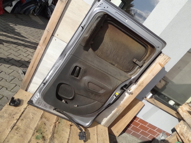 OPEL COMBO E XL 2019 DRZWI TYLNE PRAWE PRZESUWNE Typ samochodu Samochody osobowe